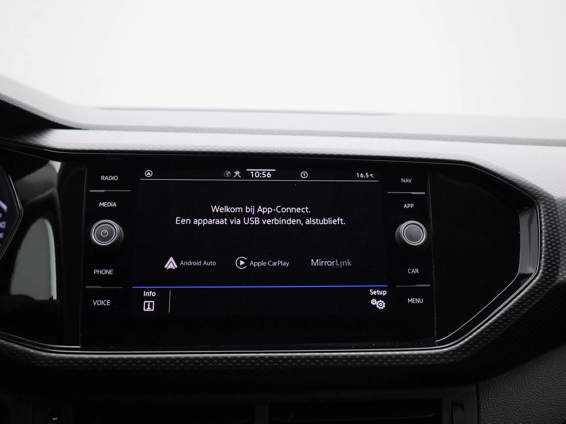 Volkswagen-T-Cross-image-19