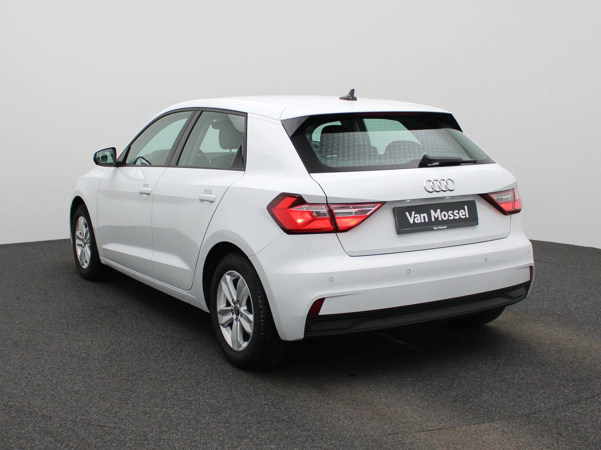 Audi-A1 Sportback-image-2