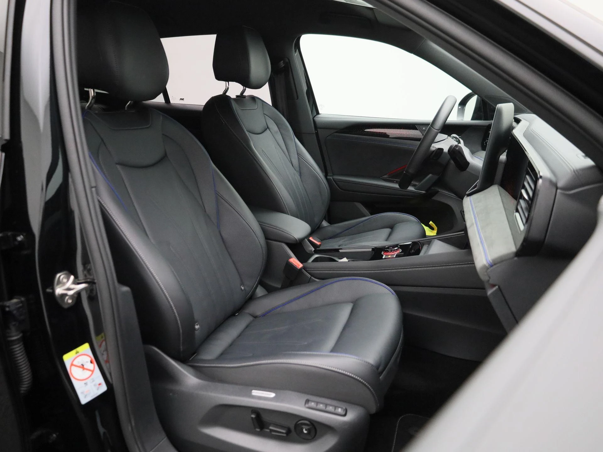 Volkswagen-Tiguan-image-37