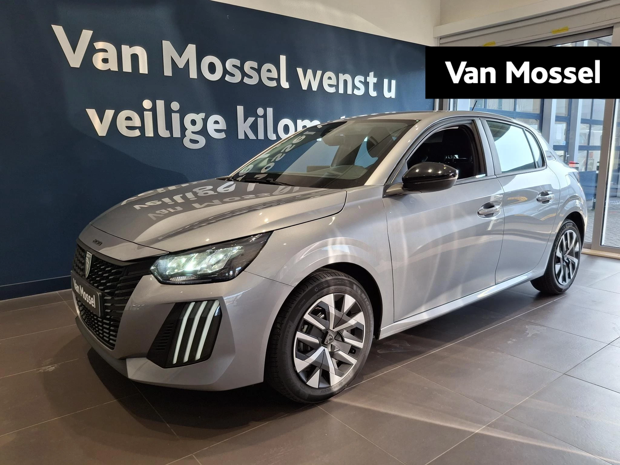 Peugeot-208-image-0