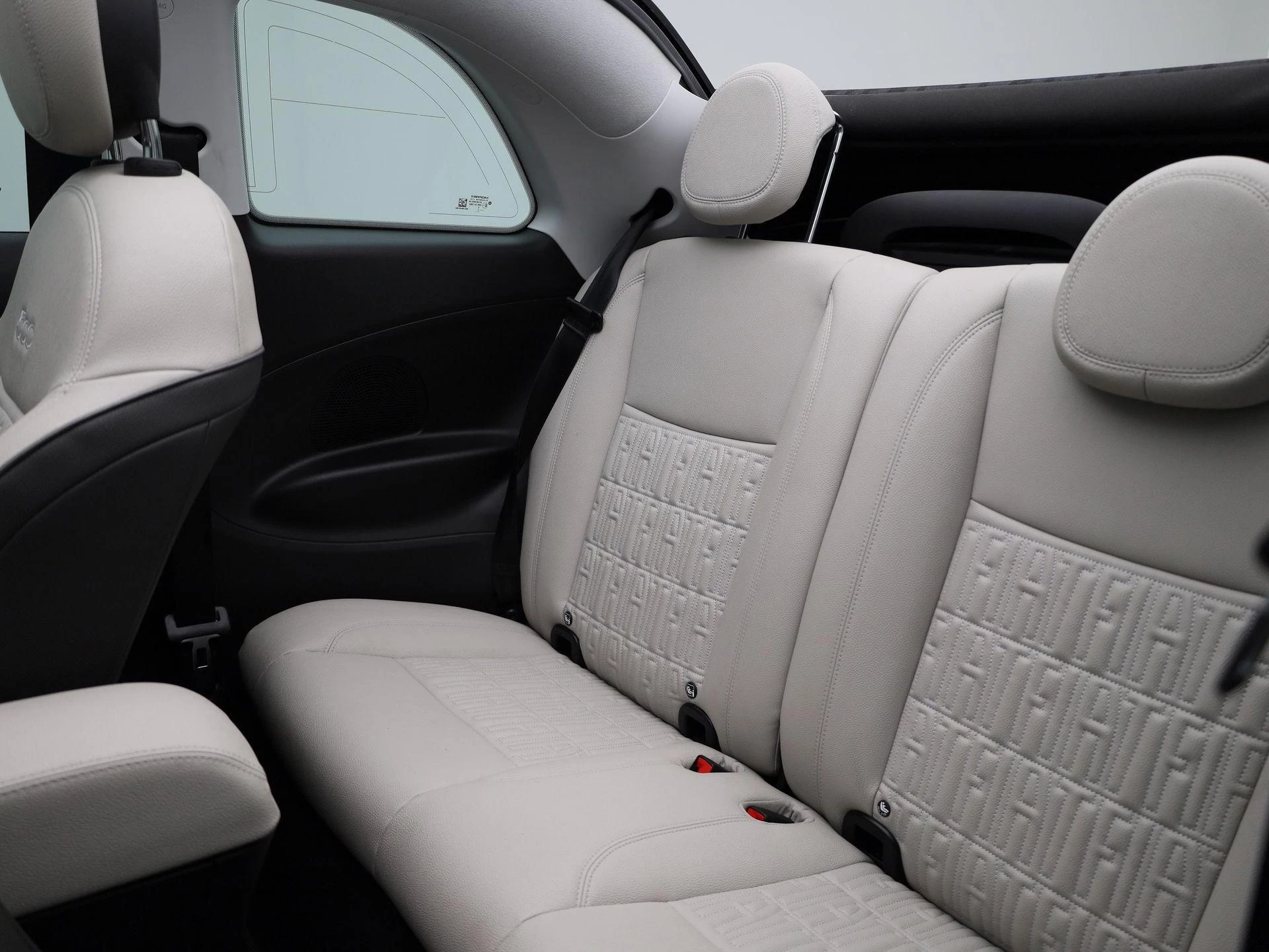 Fiat-500C-image-9