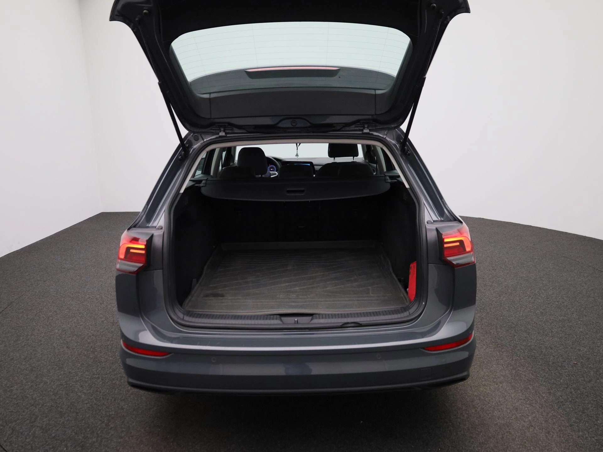 Volkswagen-Golf-image-11