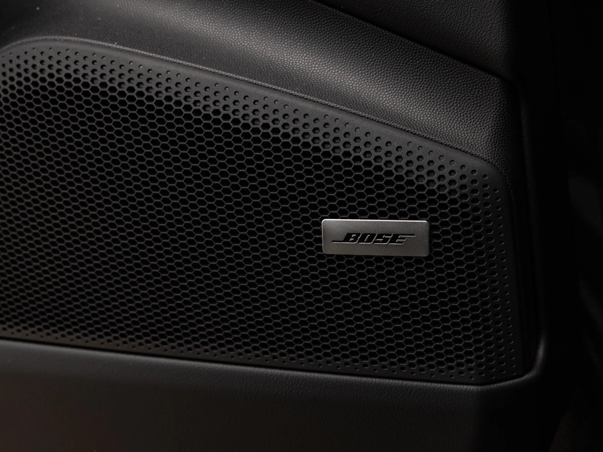 Porsche Macan Turbo 100 kWh