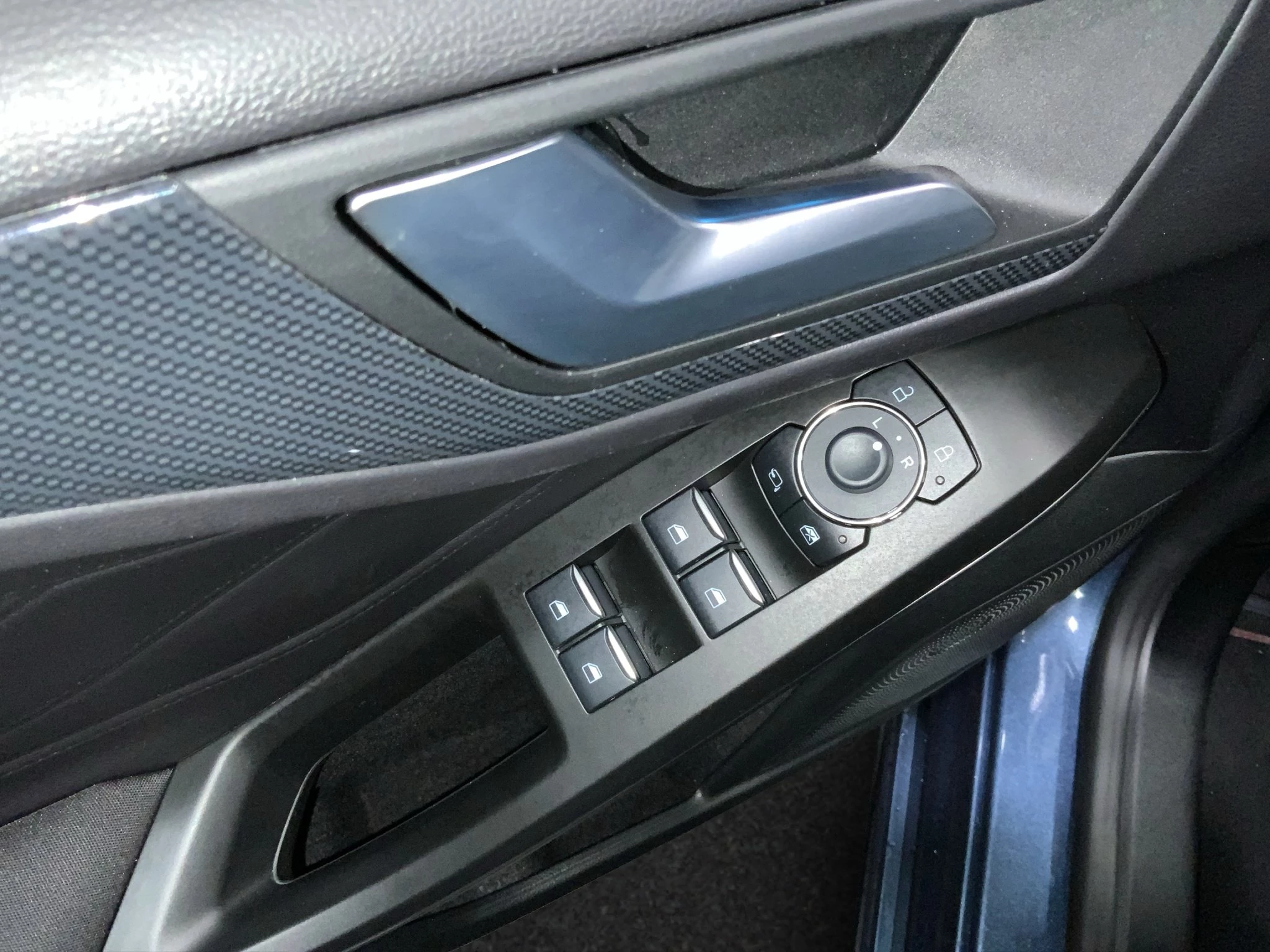 Ford Focus ST-Line X Turnier Aut.*AHK*ACC*HUD*KAM*NAVI*WINTER-PKT.