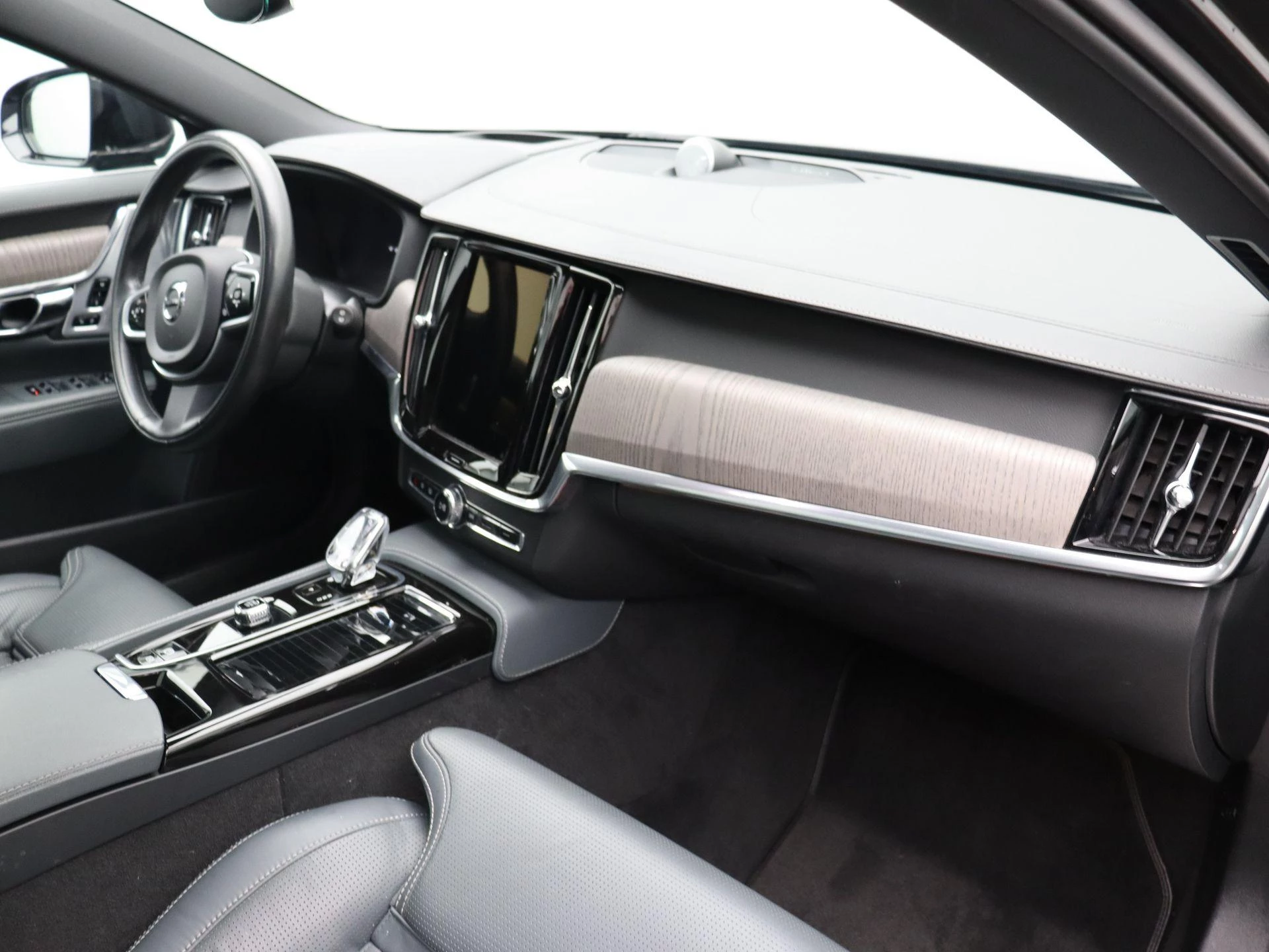 Volvo-V90-image-26