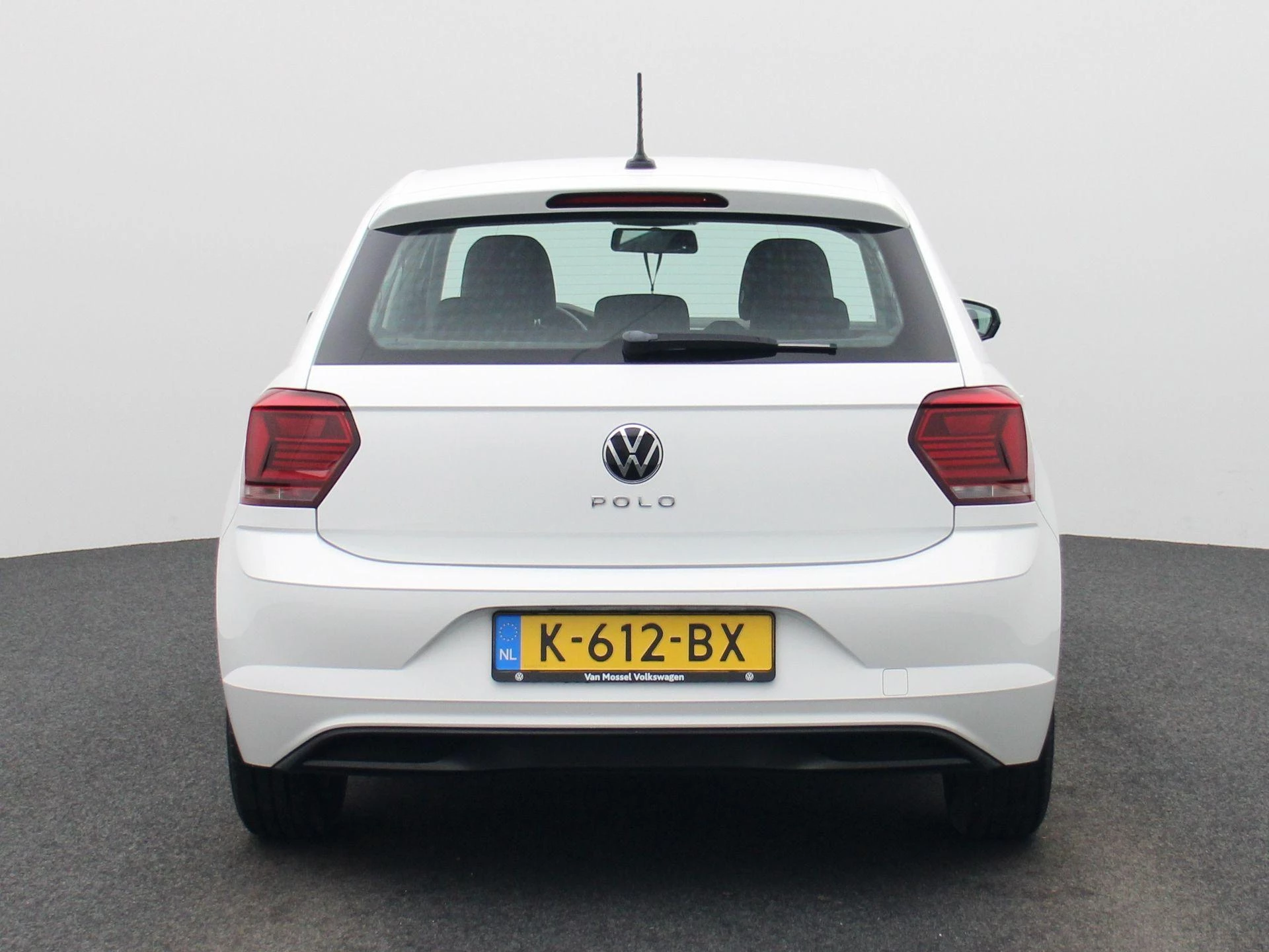 Volkswagen-Polo-image-4