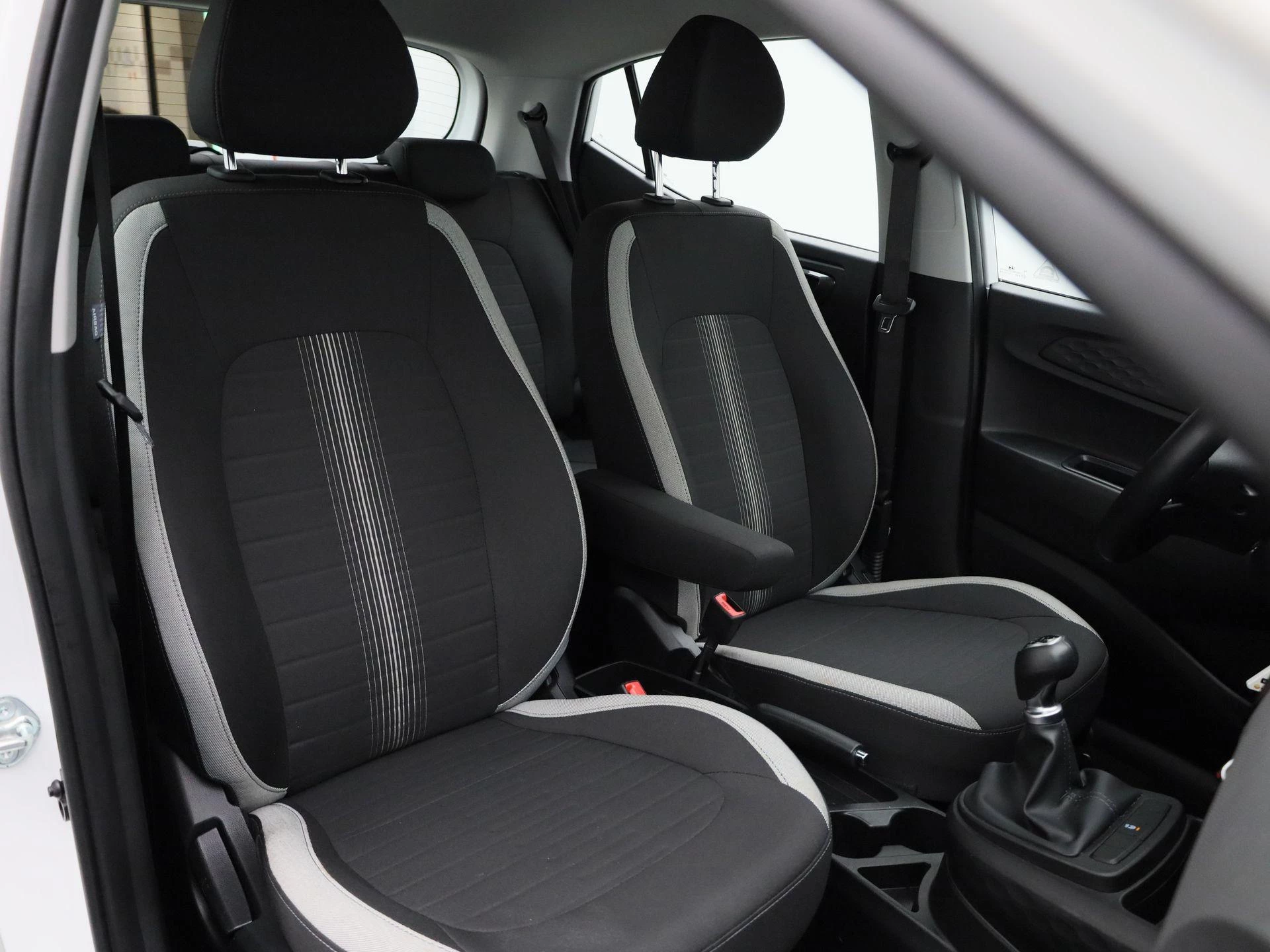 Hyundai-i10-image-30
