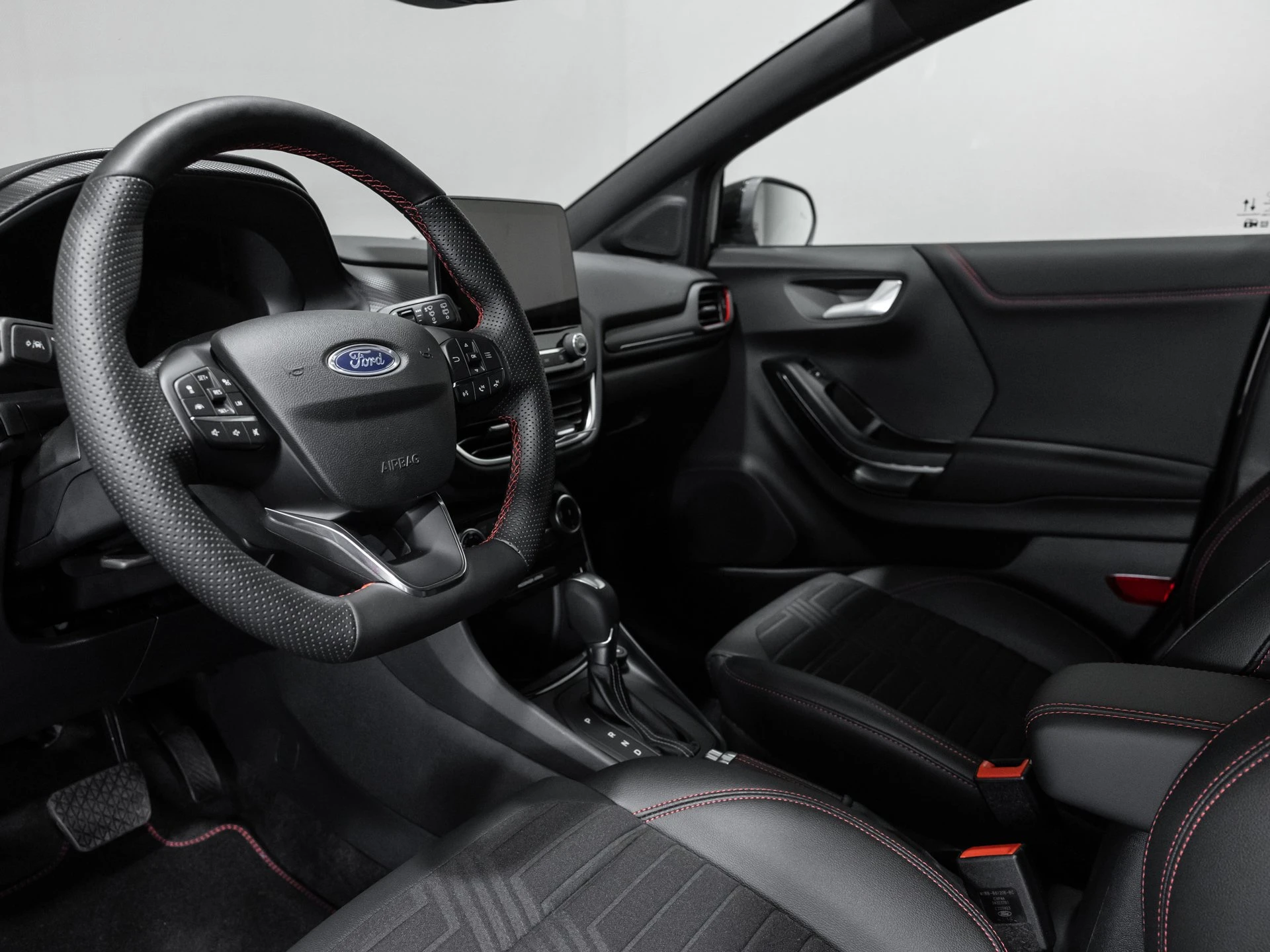 Ford Puma ST-Line X Crossover SUV. 5-türig 1.0 l EcoBoost Hybrid . 7-Gang-PowerShift A