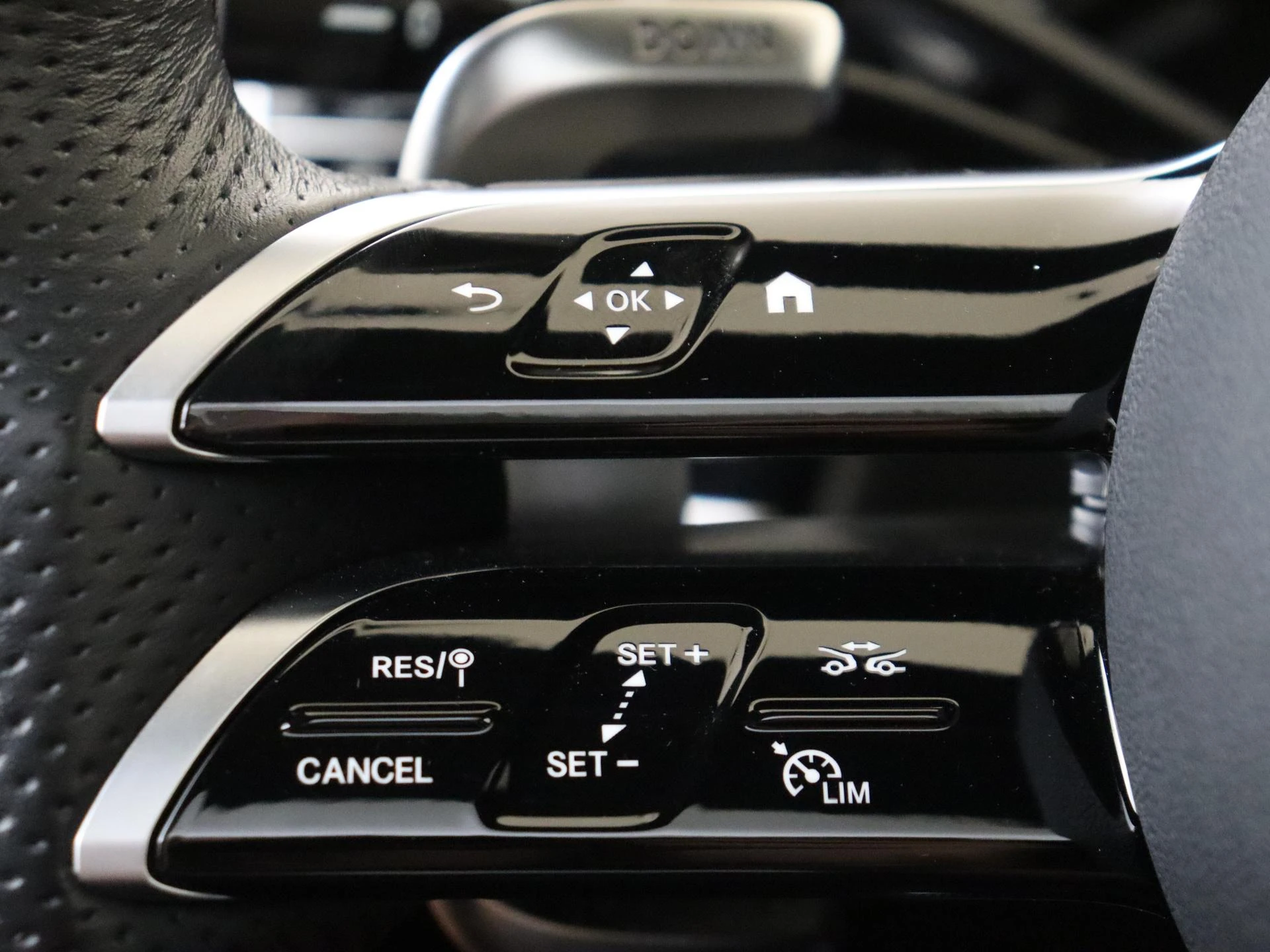 Mercedes-Benz-E-Klasse-image-14