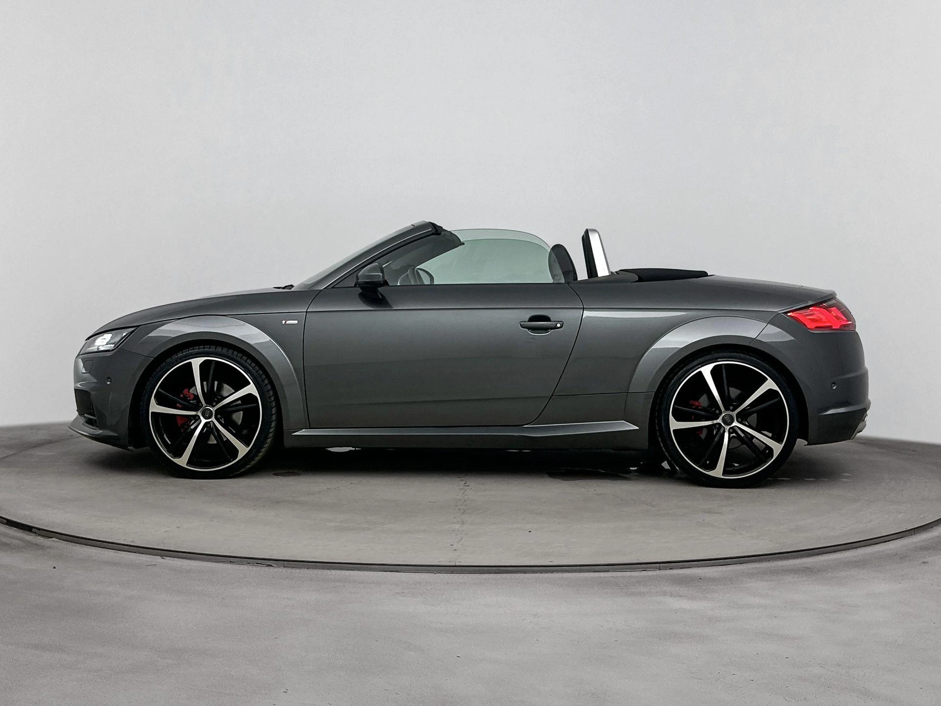 Audi-TT-image-1