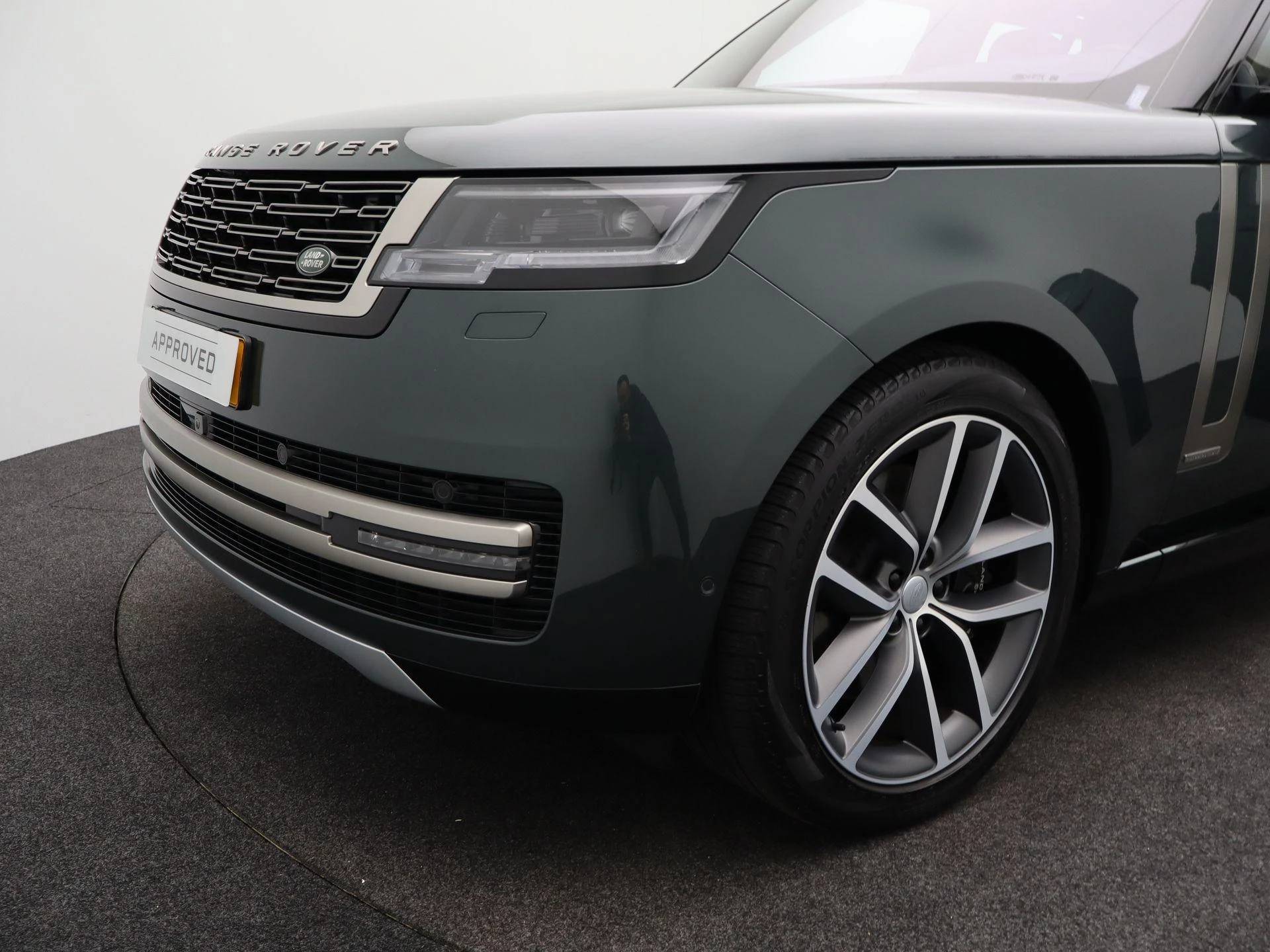 Land Rover-Range Rover-image-46