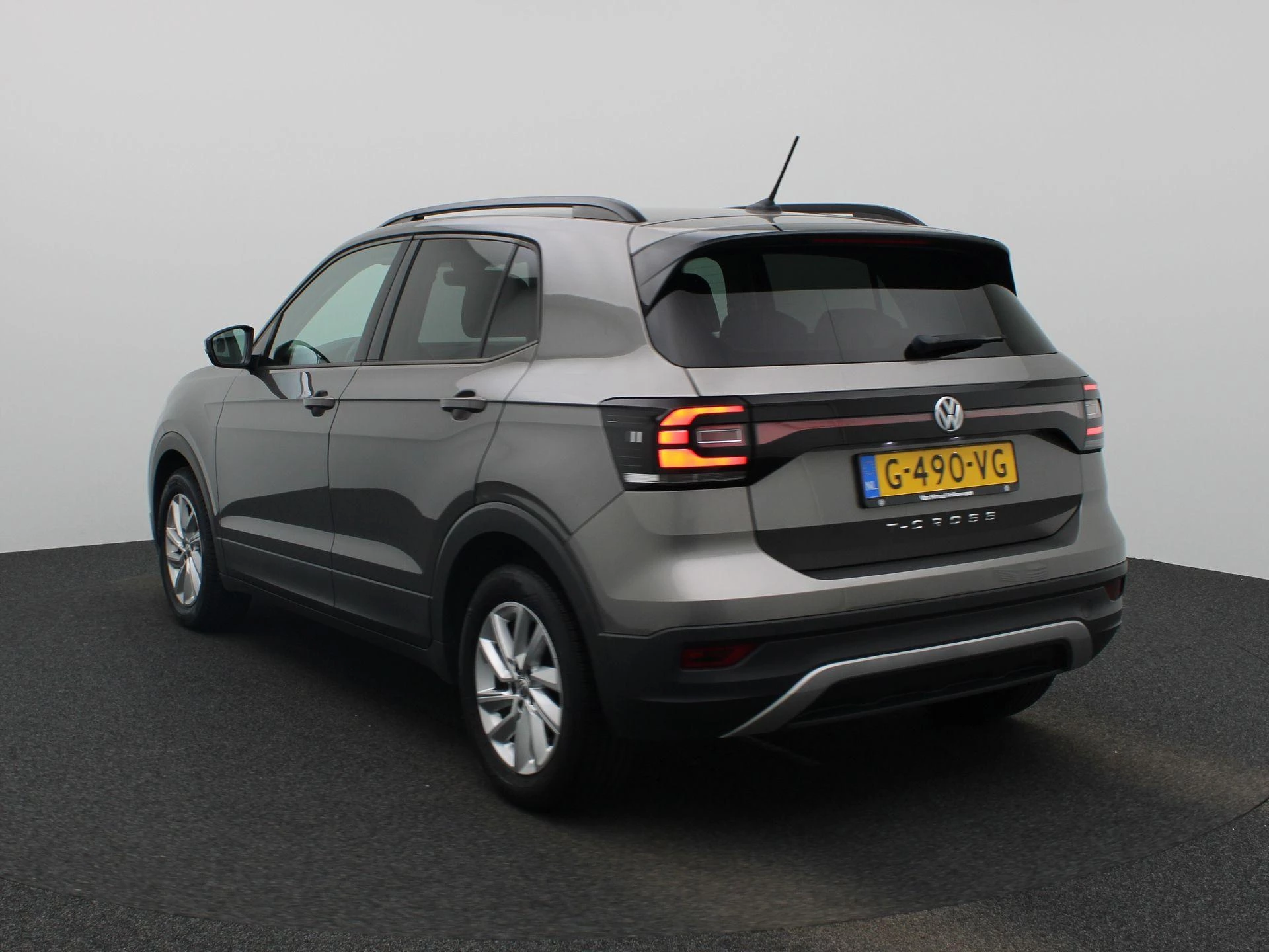 Volkswagen-T-Cross-image-1