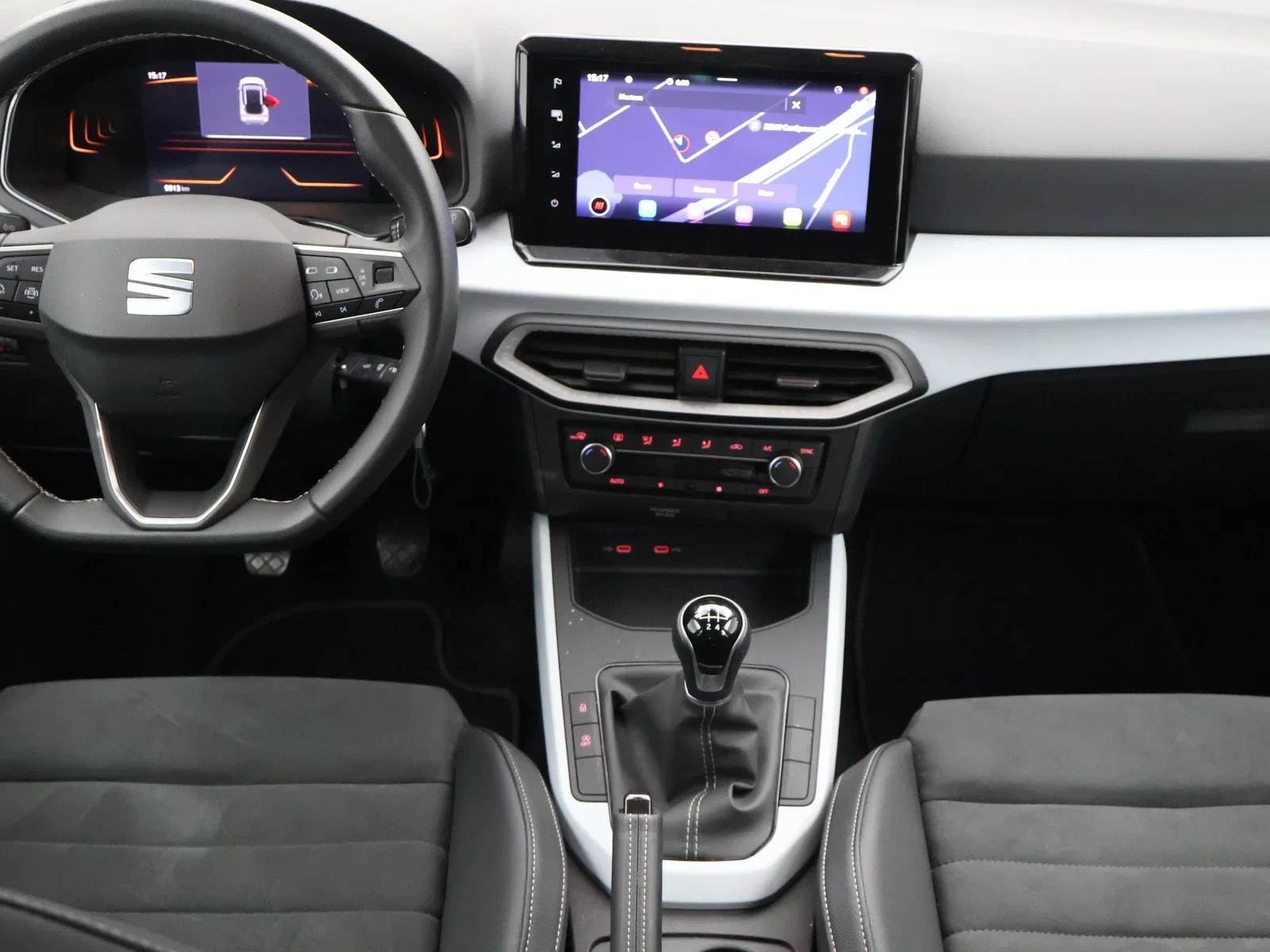 SEAT-Arona-image-10
