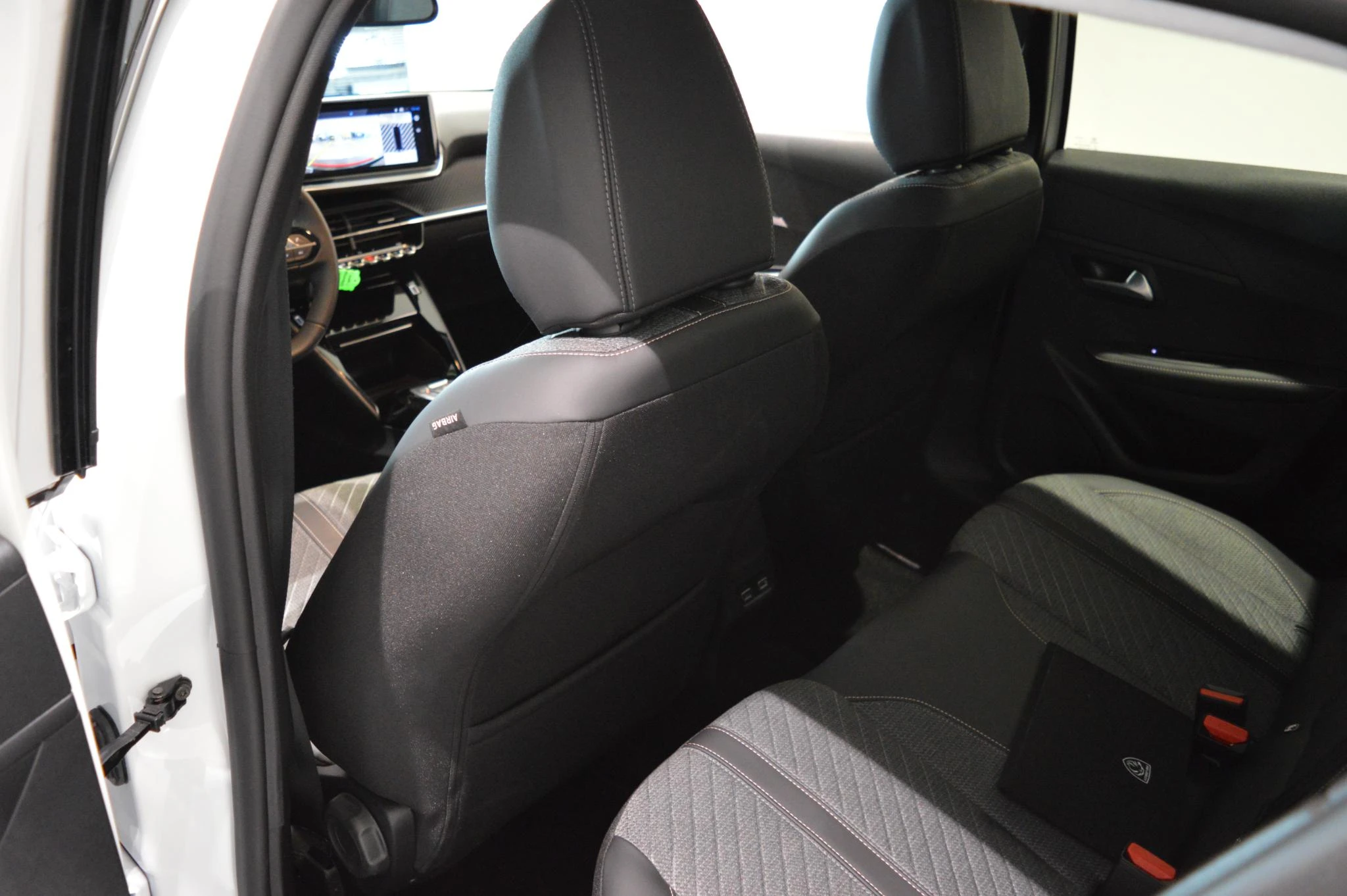 Peugeot-208-image-10