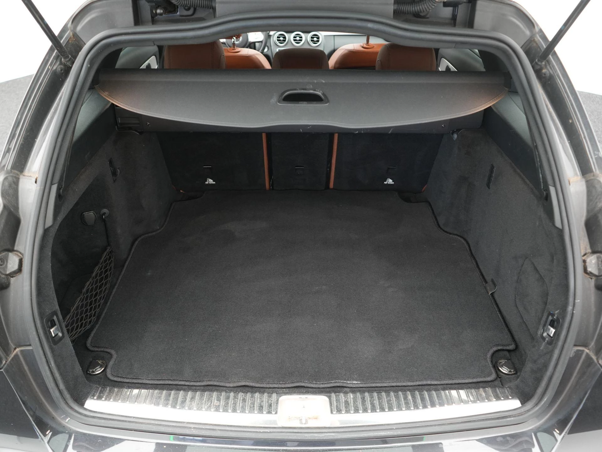 Mercedes-Benz-C-Klasse-image-38