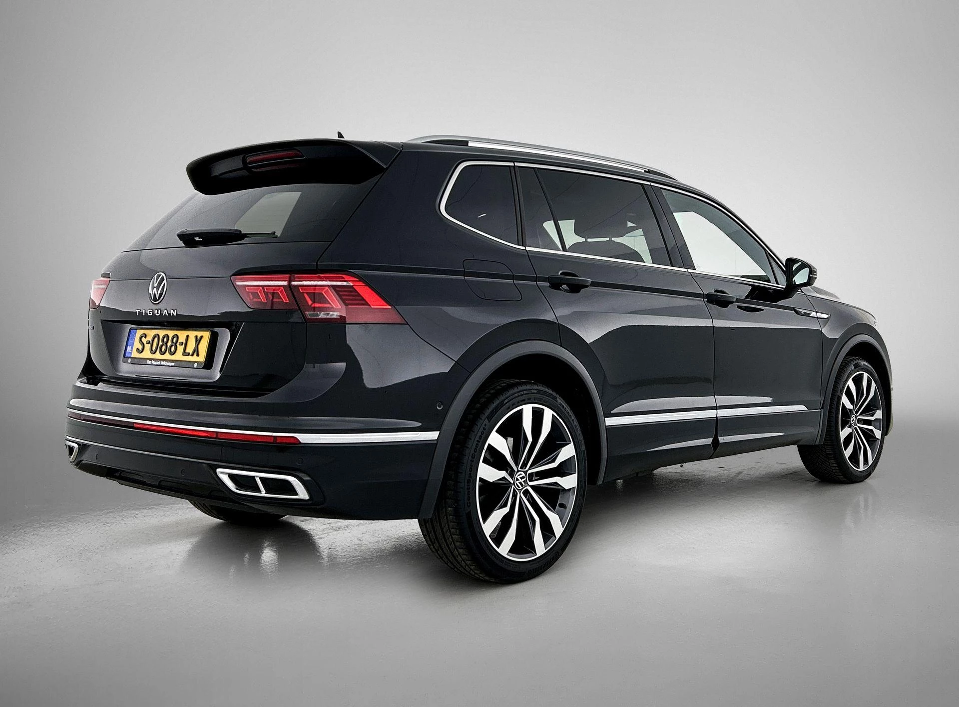 Volkswagen-Tiguan Allspace-image-3