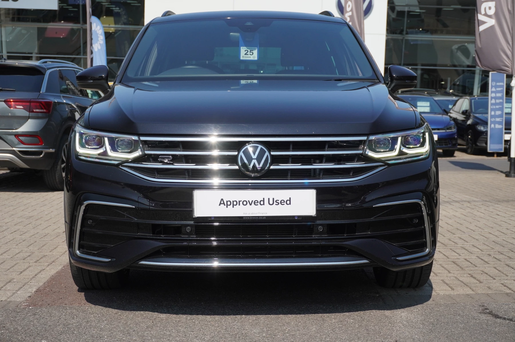 Volkswagen-Tiguan-image-6