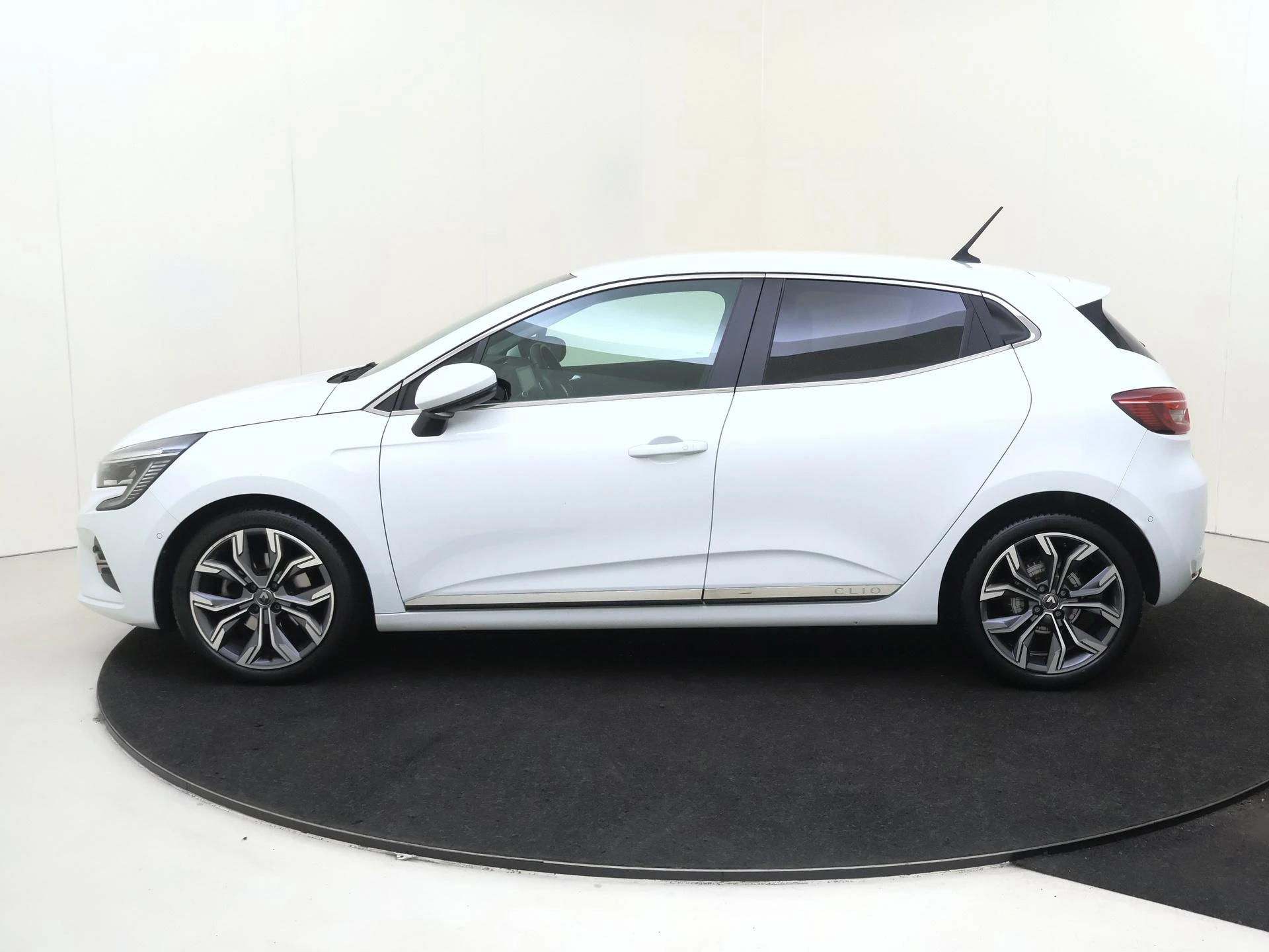 Renault-Clio-image-3
