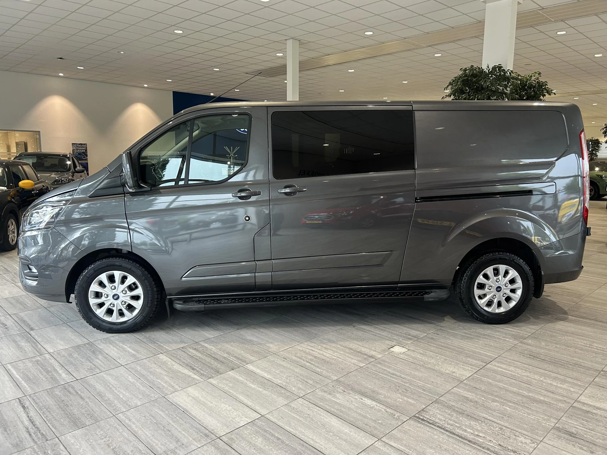 Ford-Transit Custom-image-1