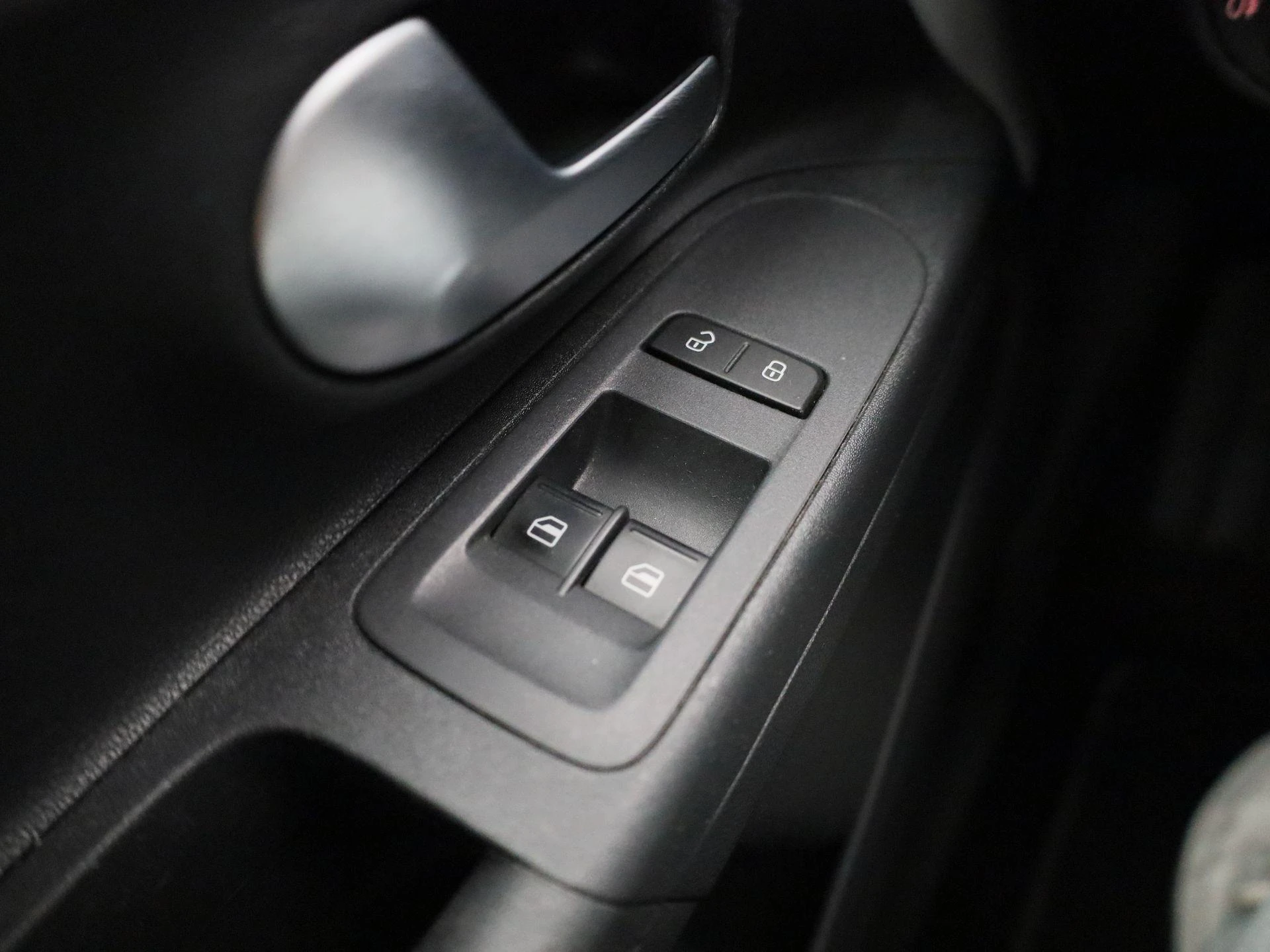 Volkswagen-up!-image-17