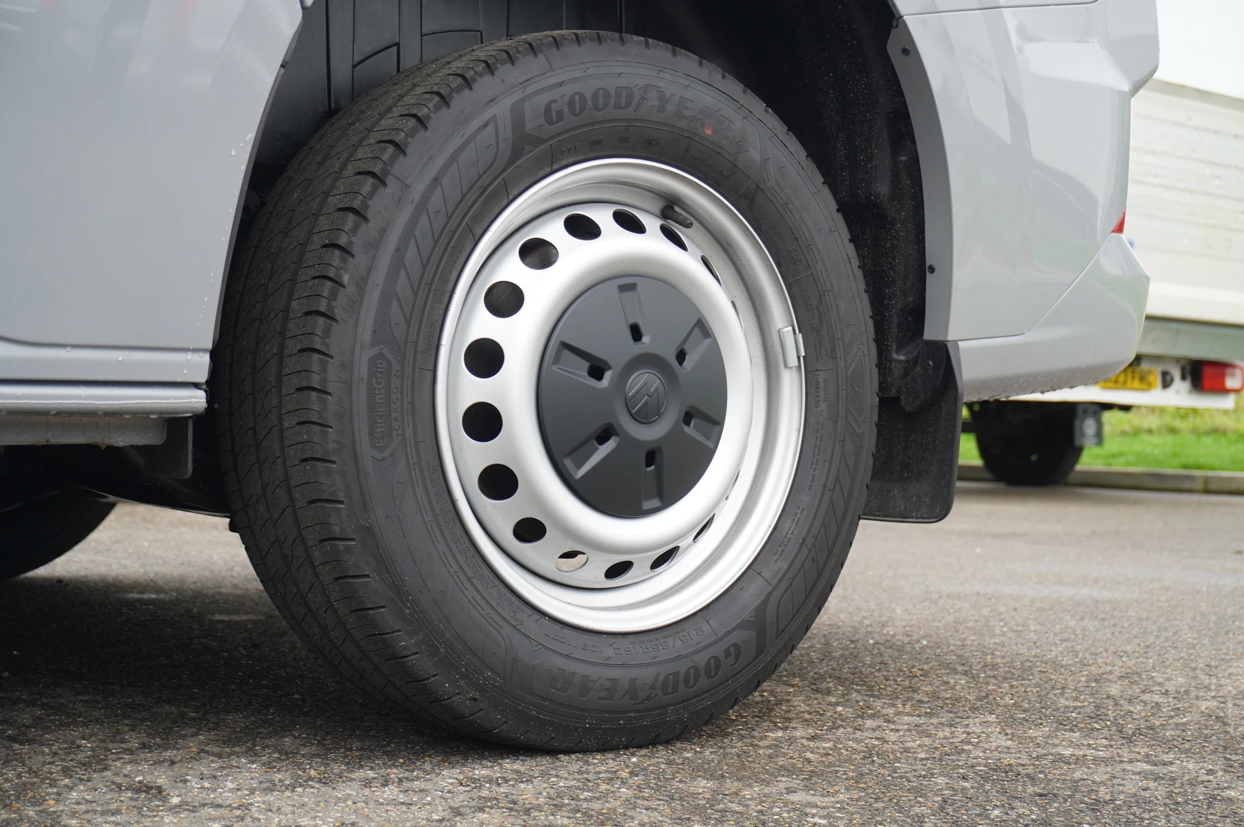 Volkswagen-Transporter-image-37