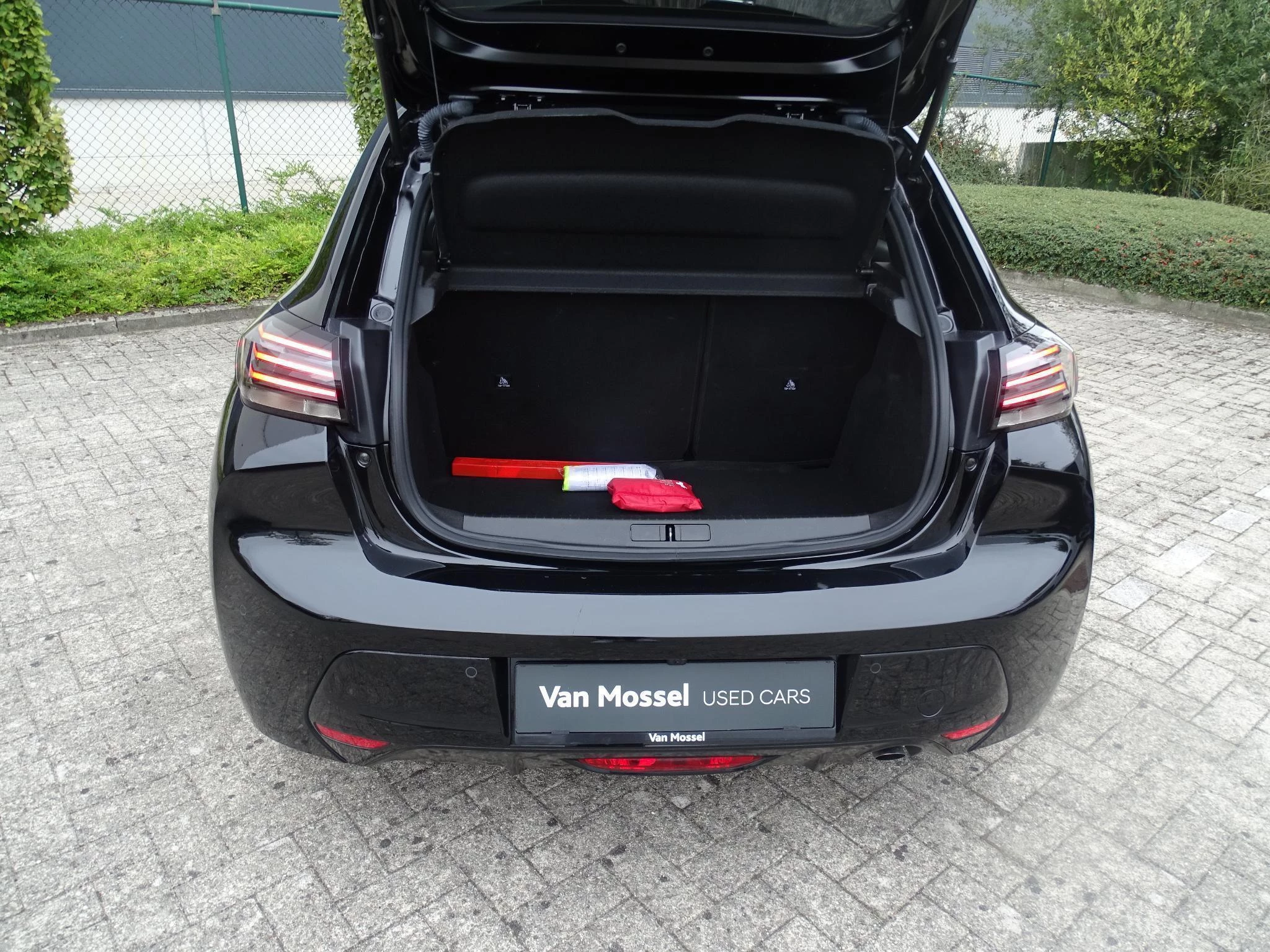 Peugeot 208 1.2T Allure