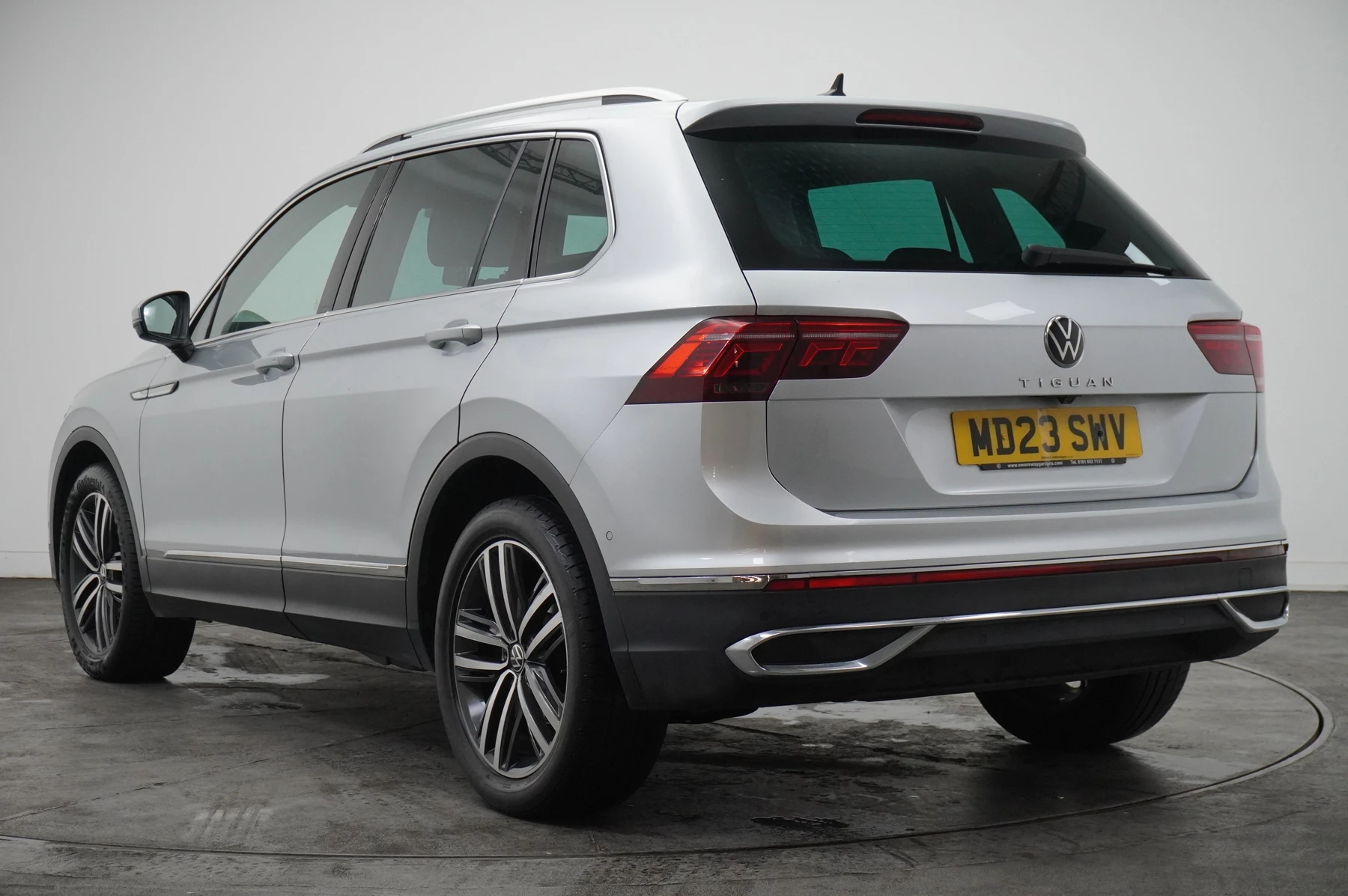 Volkswagen-Tiguan-image-2