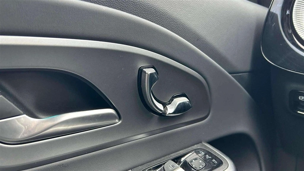 Mercedes-Benz-CLA-image-10