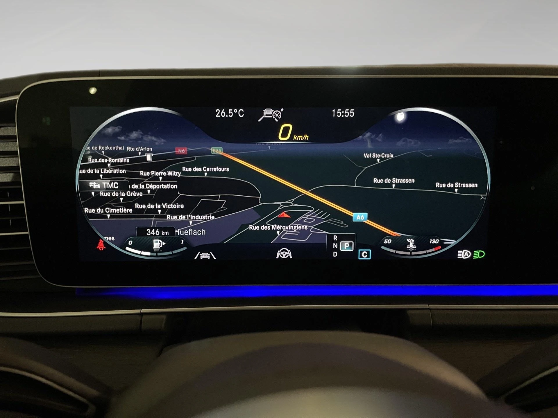 Mercedes-Benz-GLS-image-1