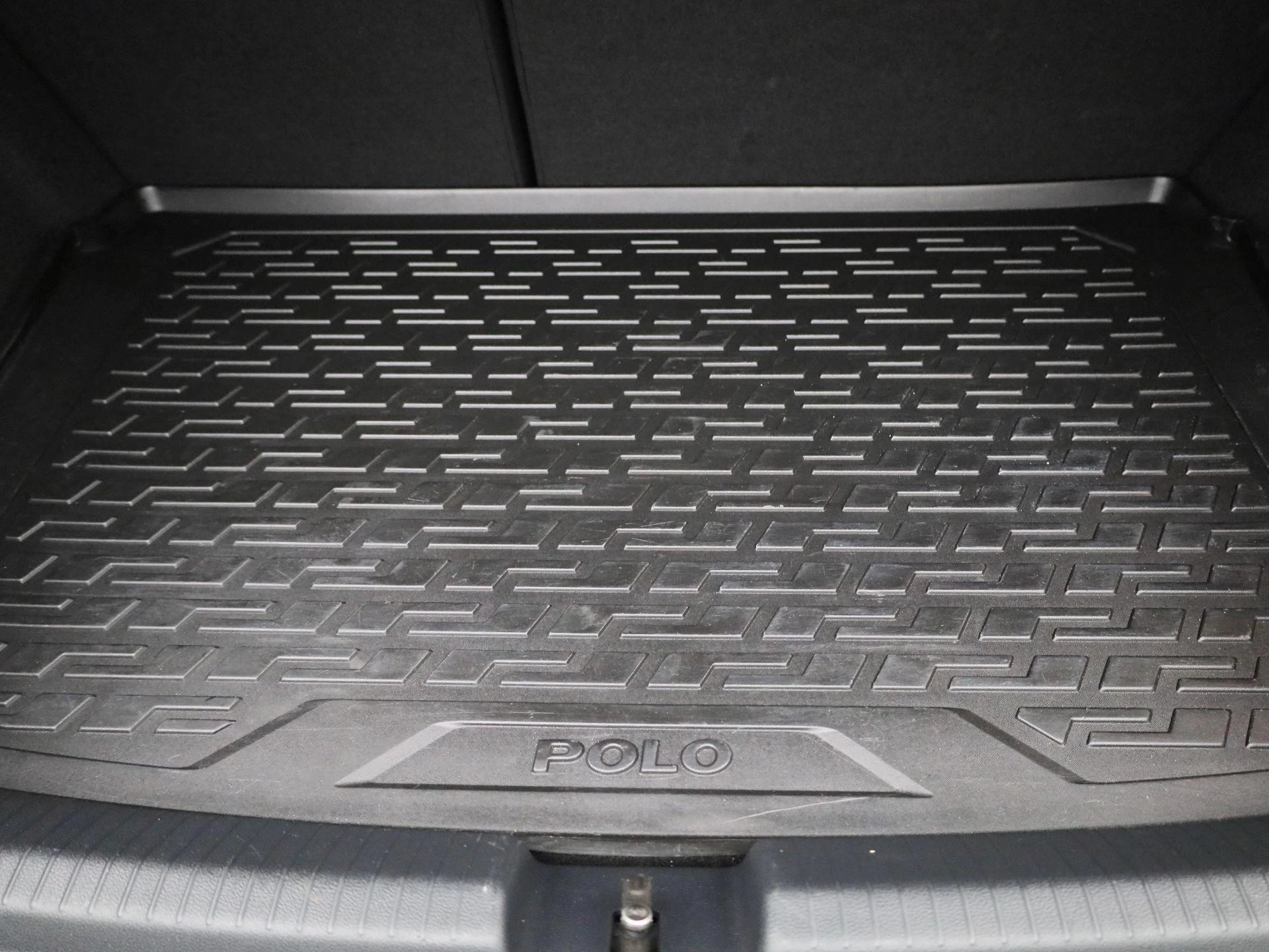 Volkswagen-Polo-image-13