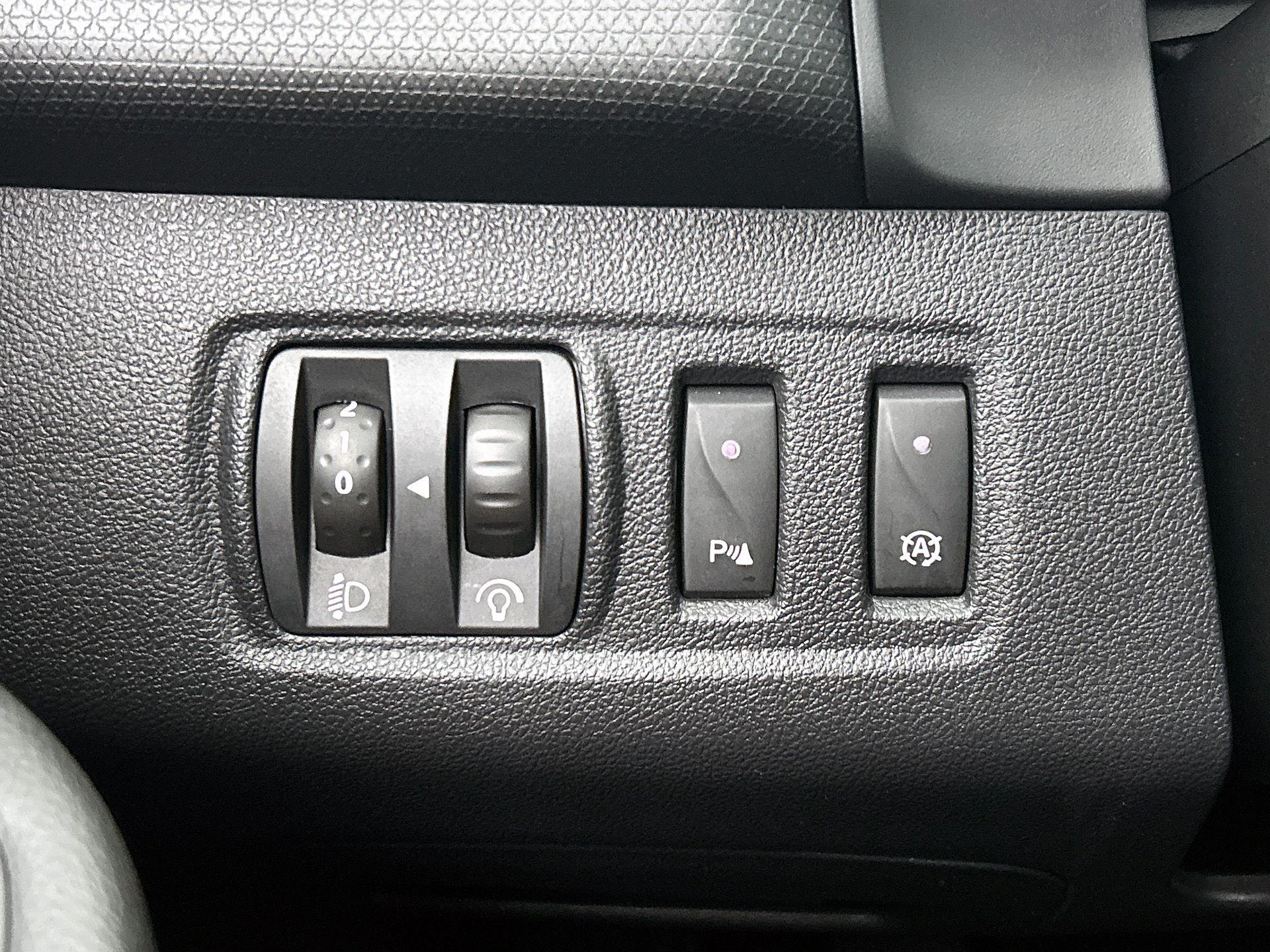 Renault-Clio-image-23