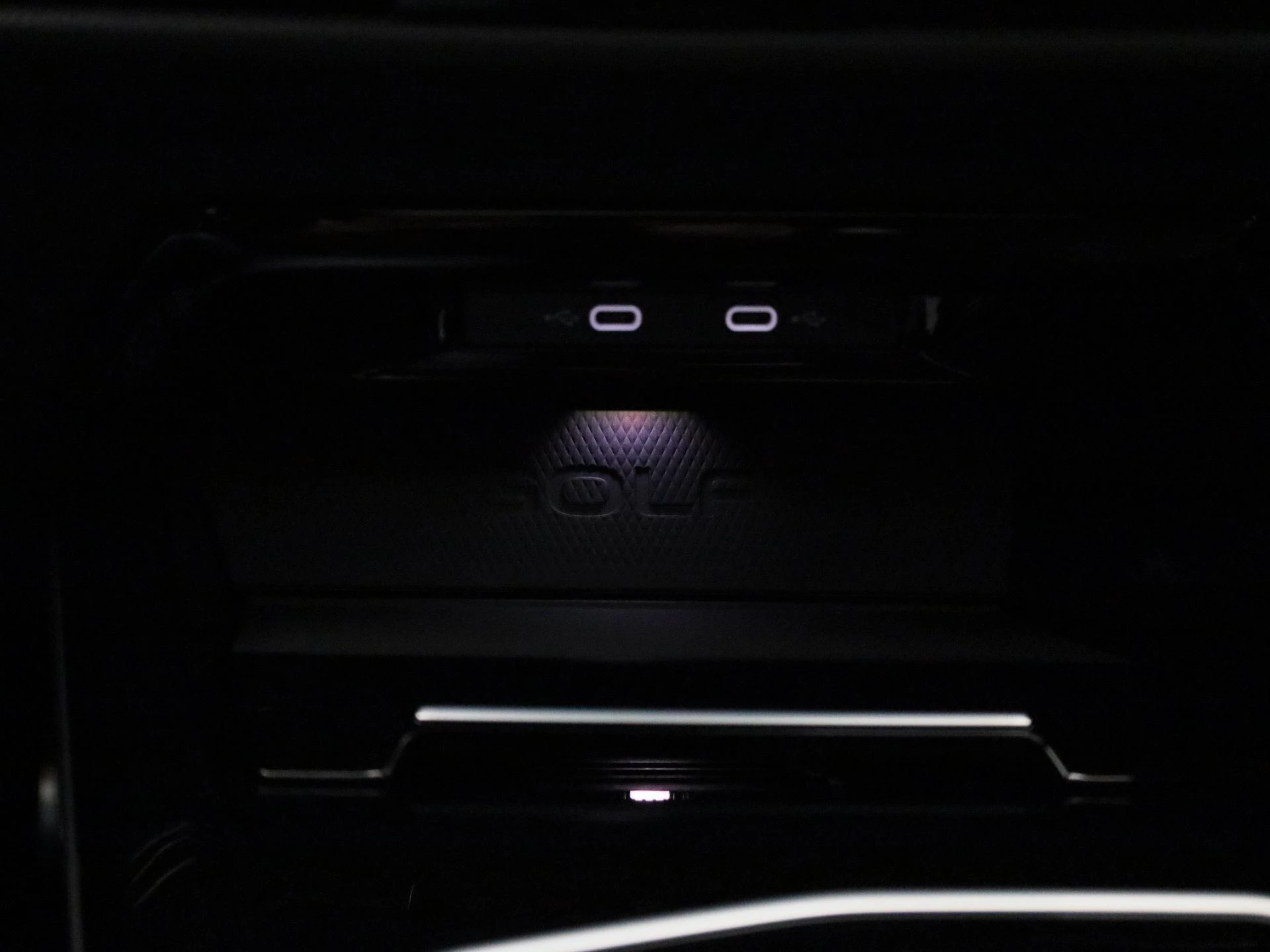 Volkswagen-Golf-image-26