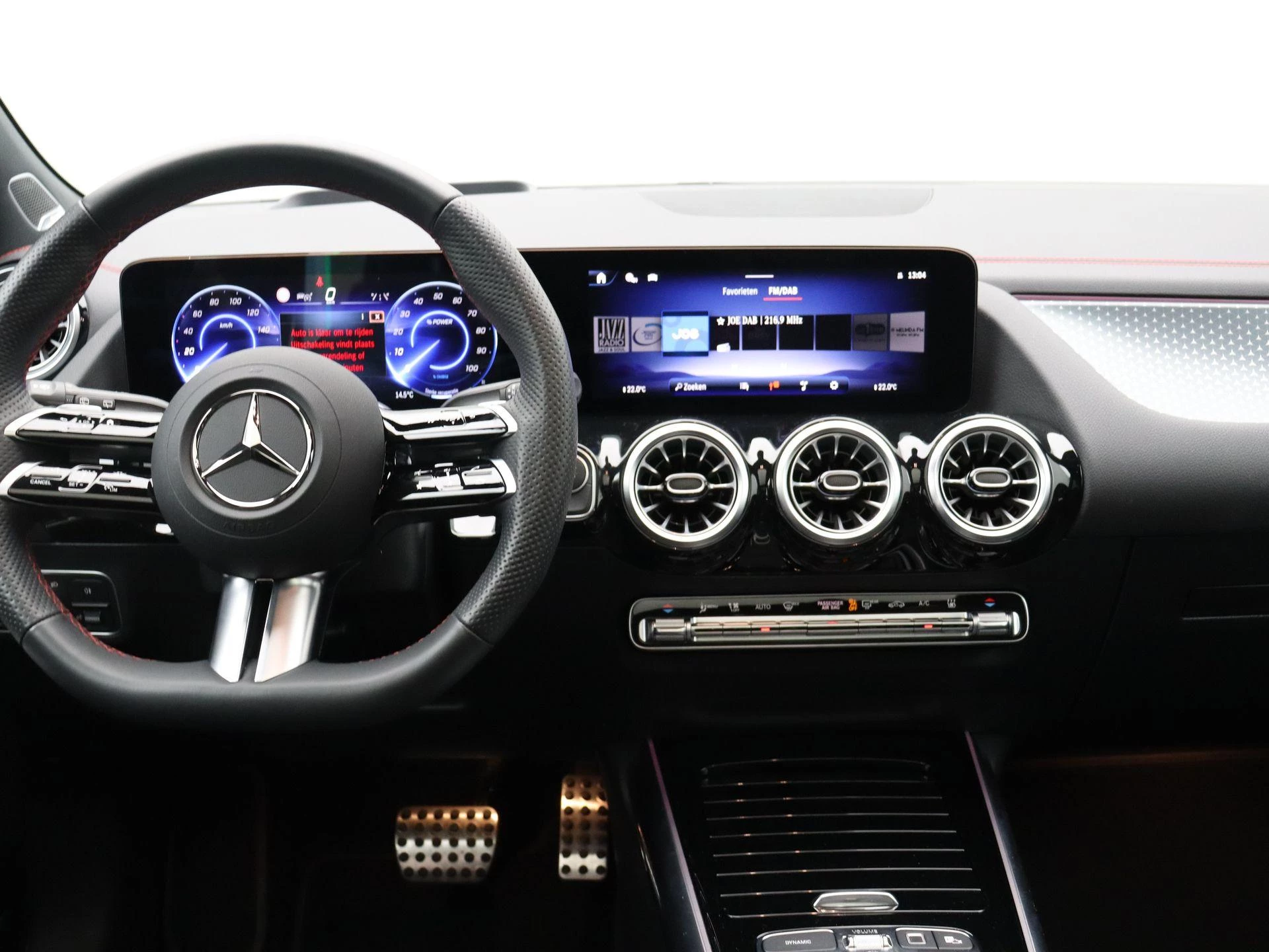 Mercedes-Benz EQA 250+ STAR EDITION + AMG + PANO DAK + BURMESTER + TREKHAAK + HEAD UP