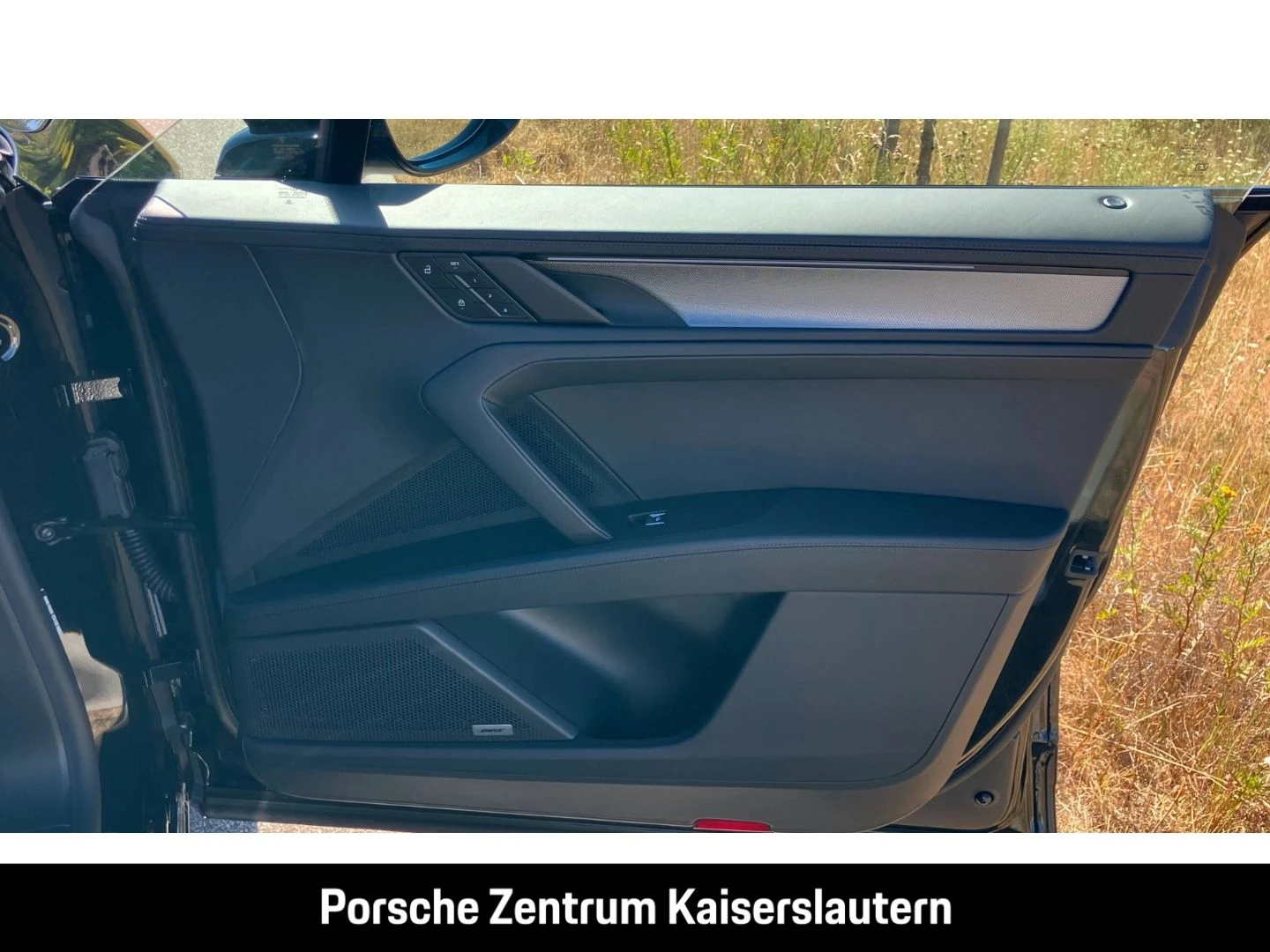 Porsche-Cayenne-image-23