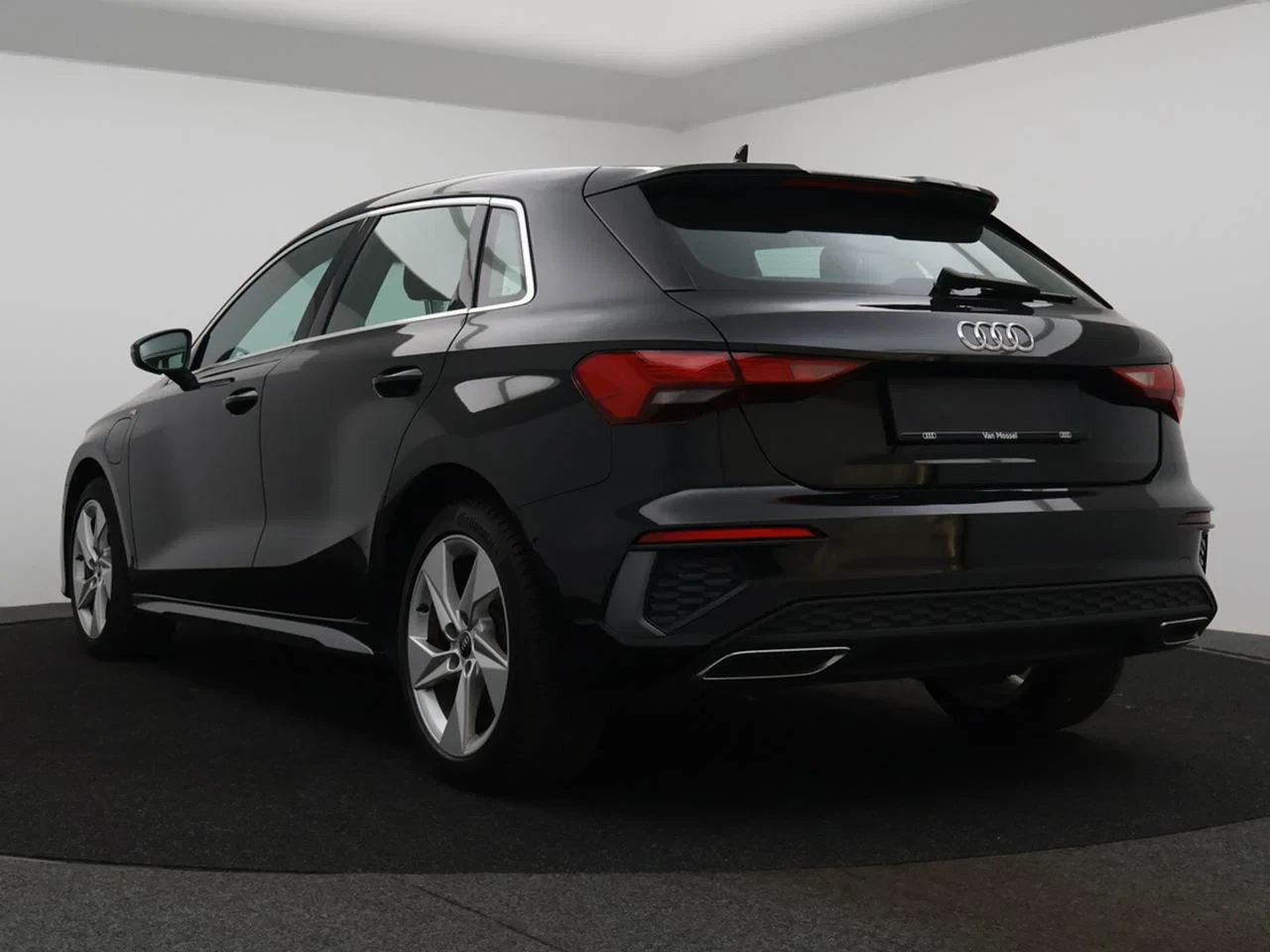 Audi A3 Sportback PHEV Audi A3 Sportback PHEV S line 40TFSIe 204PK *AUTOMAAT*LEDER*PDC*ACC*VIRTUAL COCKPIT*NAVI*APP-CONNECT*AIRCO*...*