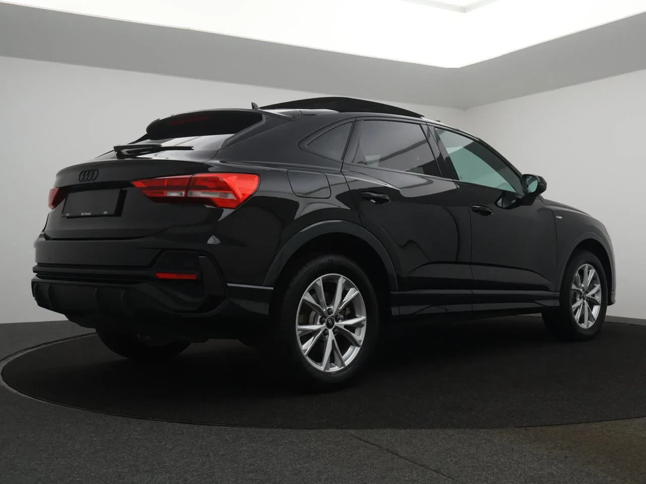 Audi Q3 Sportback PHEV Audi Q3 Sportback S line 45 TFSI e S tronic*245PK*PANO*LEDER*VIRTUAL COCKPIT*ACC*PDC*NAVI*APP-CONNECT