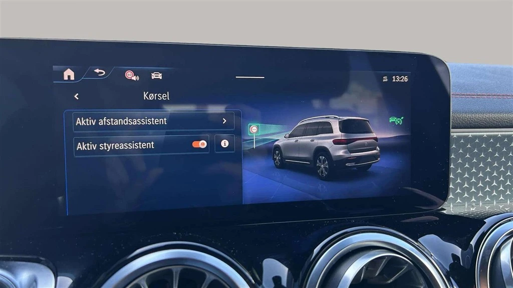 Mercedes-Benz-EQB-image-17