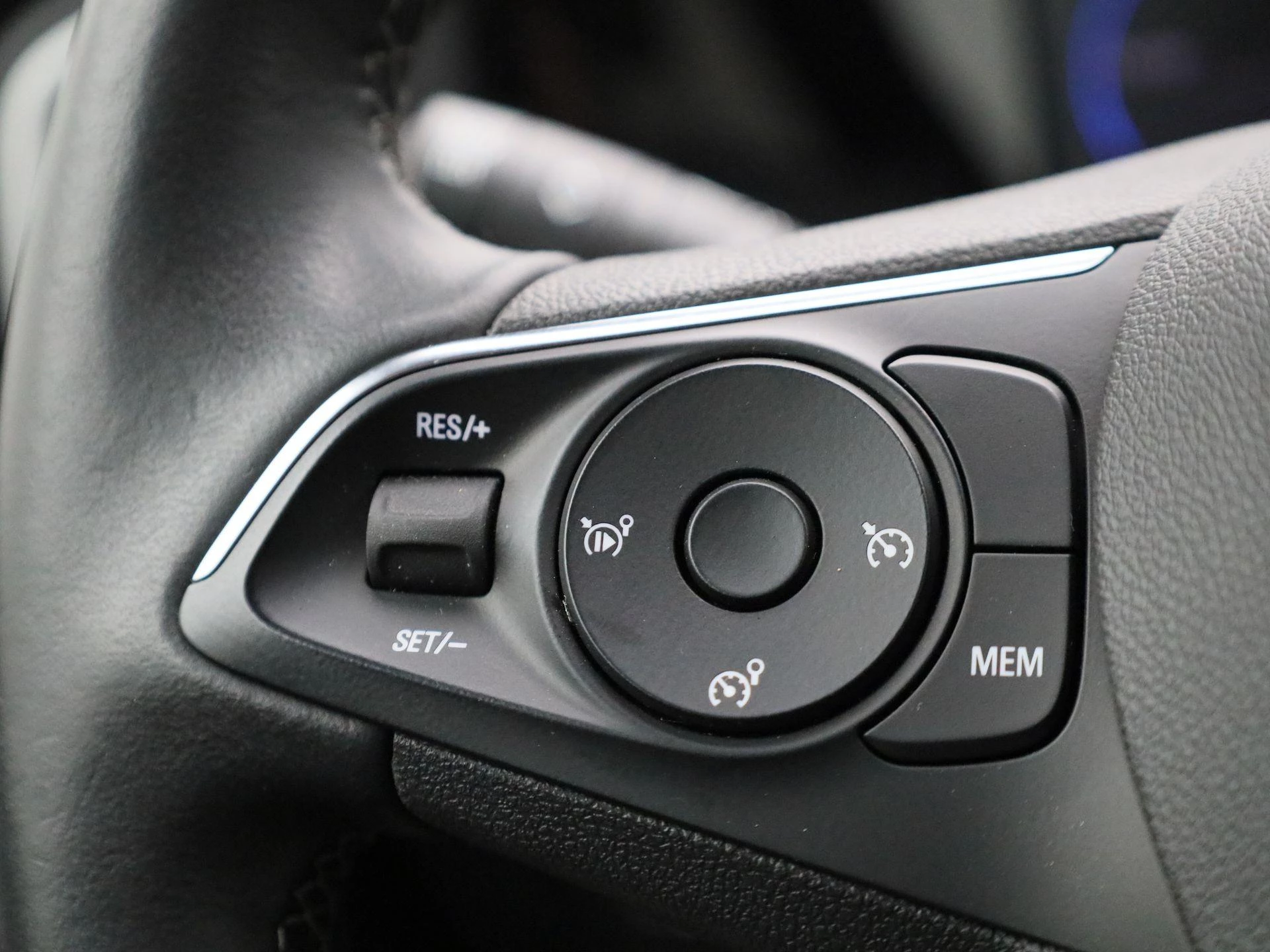 Opel Mokka-e BEV 50kWh e-Elegance