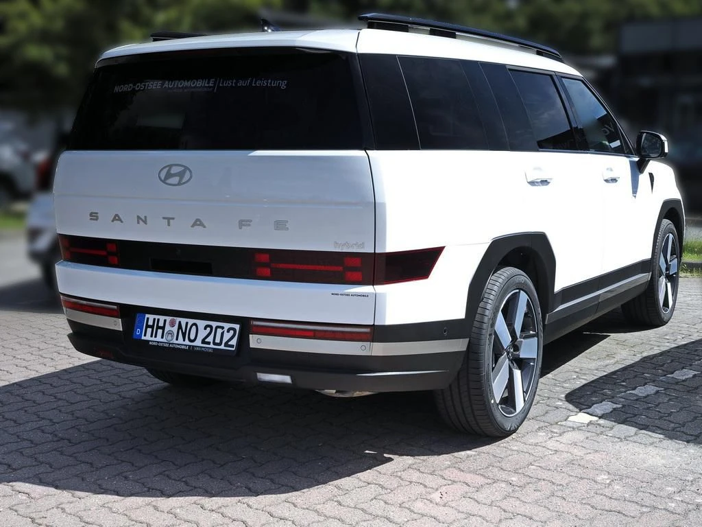 Hyundai-Santa Fe-image-4