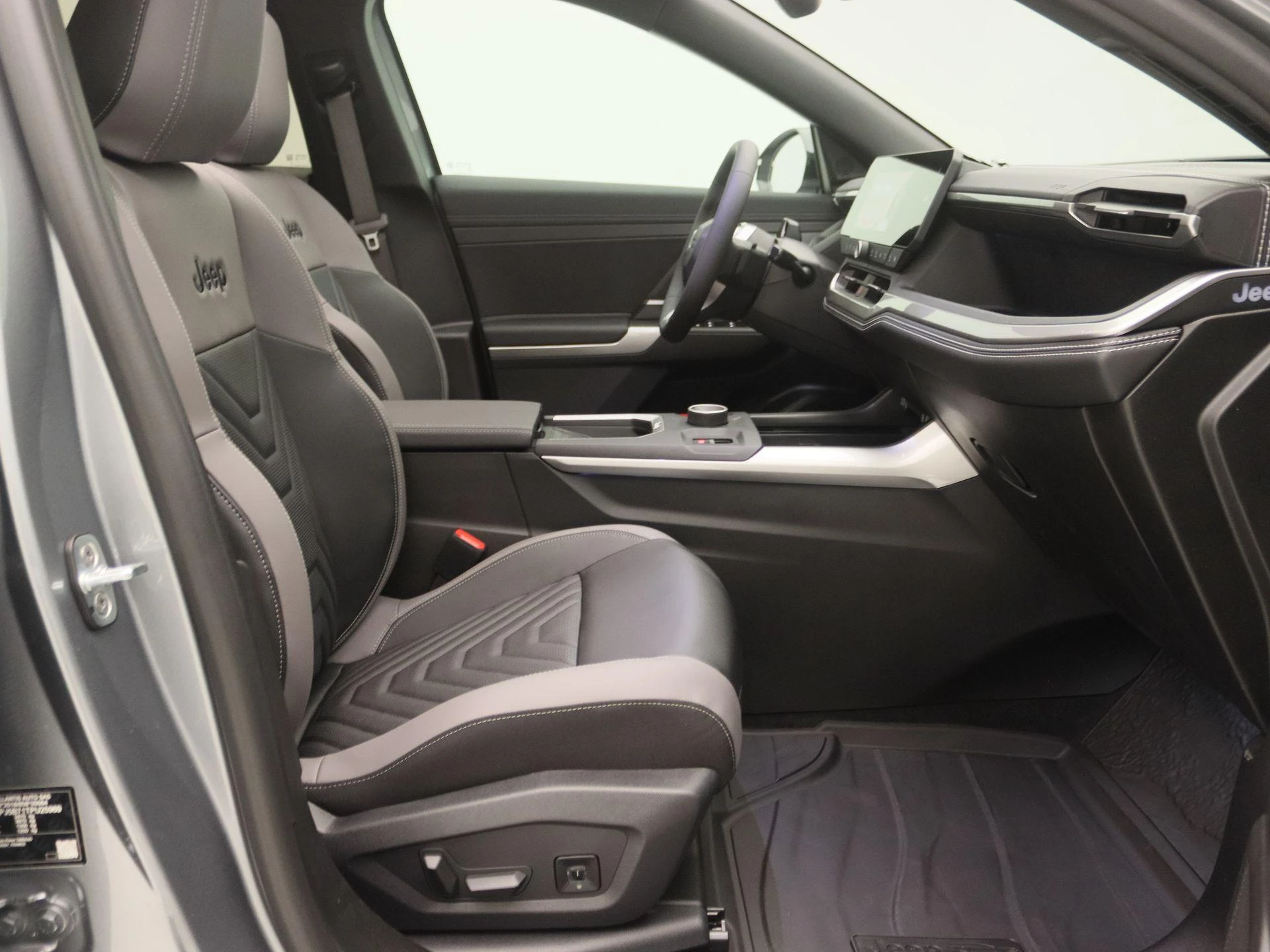Jeep-Compass-image-24