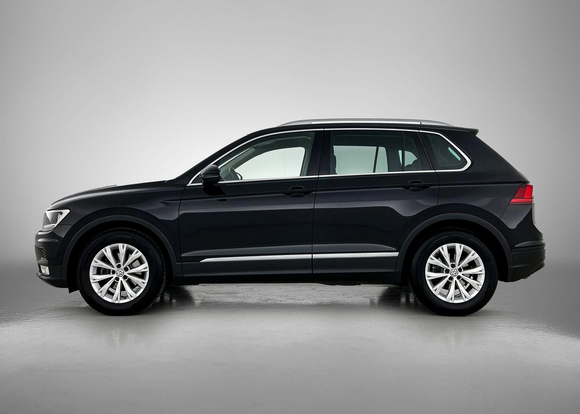 Volkswagen-Tiguan-image-1