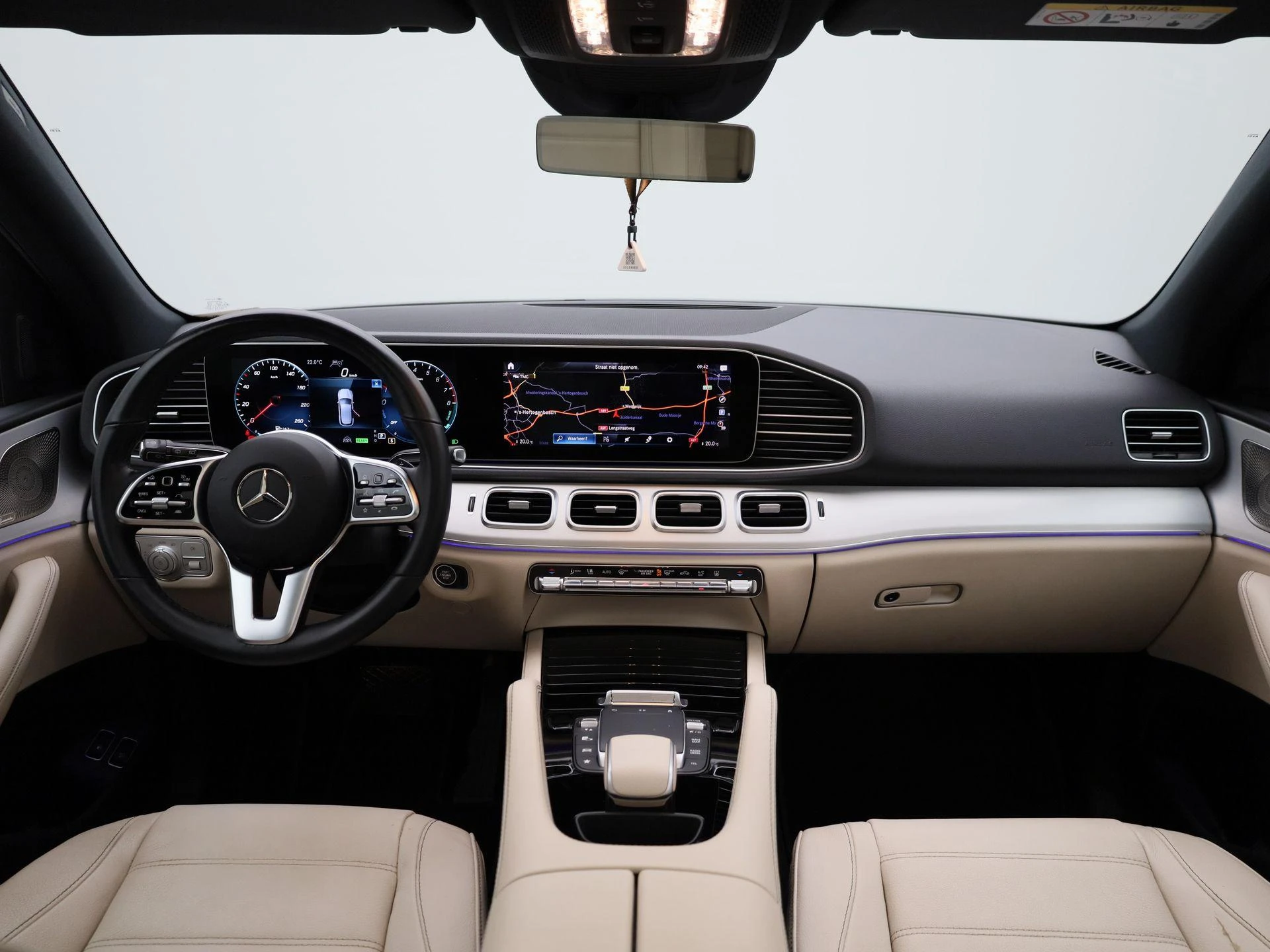Mercedes-Benz-GLE-image-47