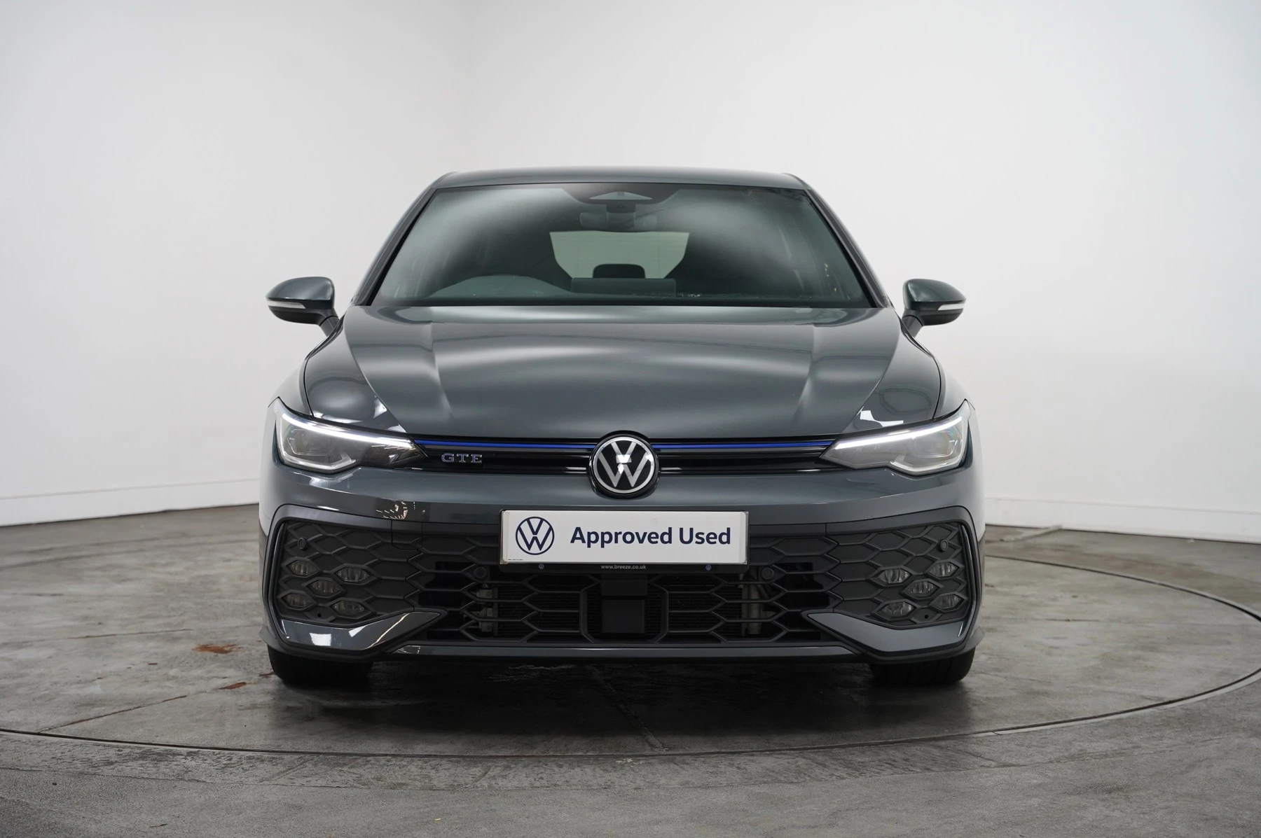 Volkswagen-Golf-image-6
