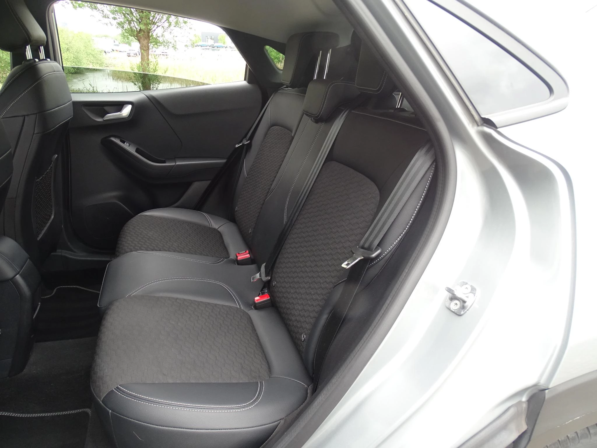 Ford Puma 1.0i Ecoboost MHEV 92kW Aut. Titanium