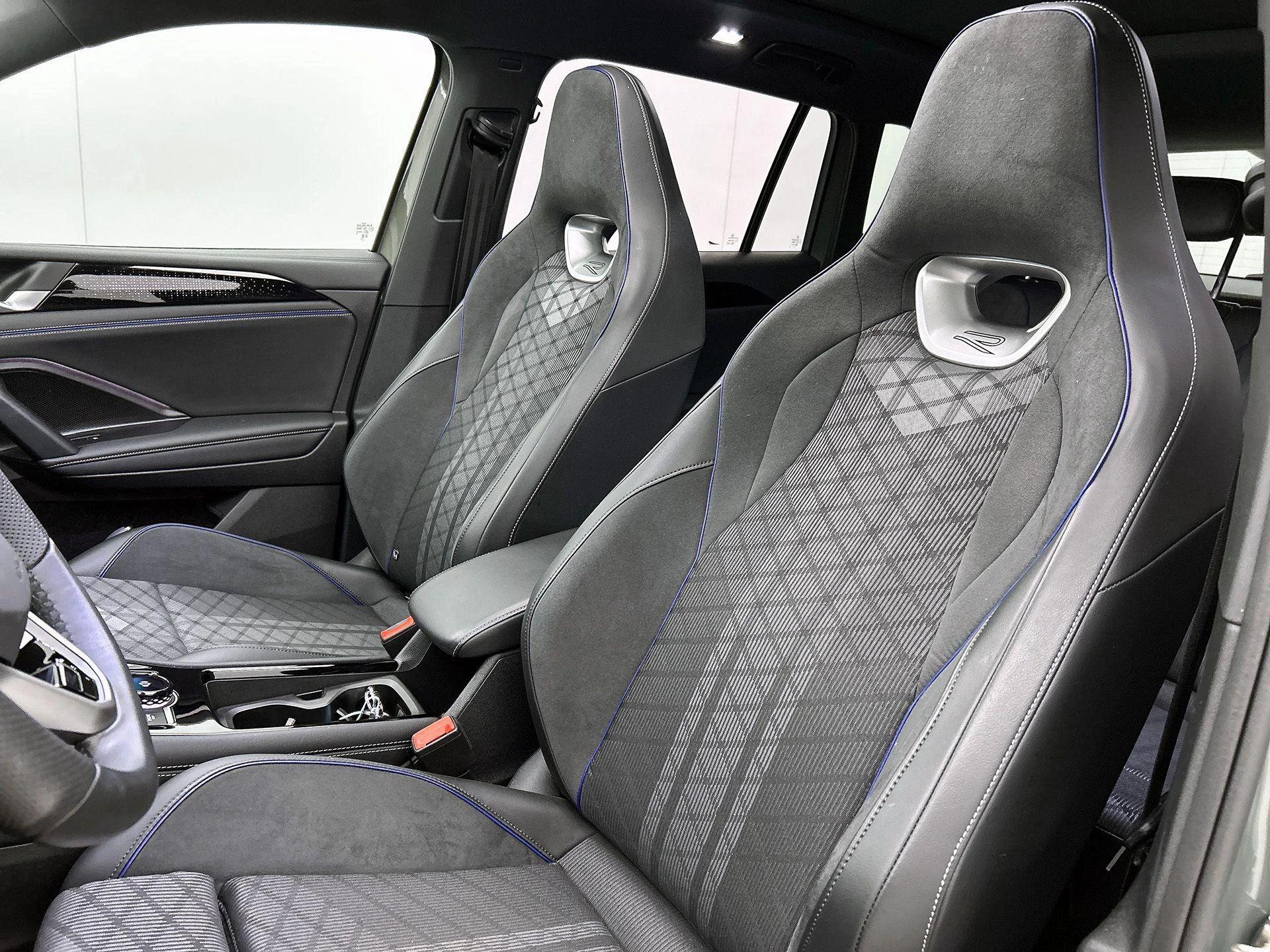 Volkswagen Tiguan 1.5 eHybrid R-Line Business | 204 PK |
