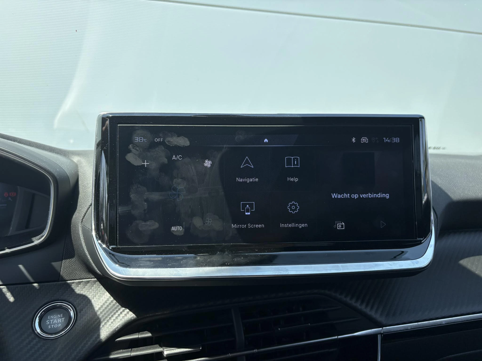 Peugeot 2008 1.2 Hybrid 136 Allure