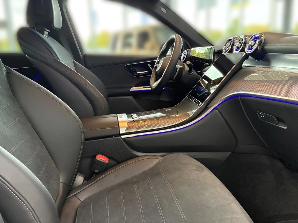Mercedes-Benz-GLC 300 d-image-15