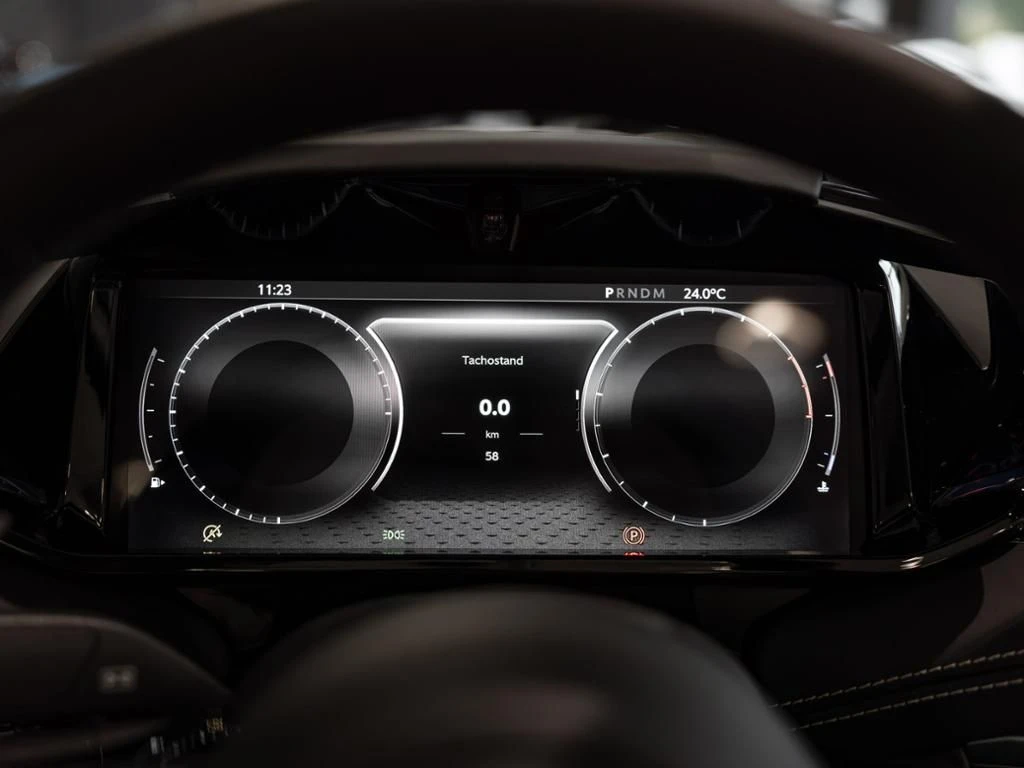 Aston Martin-DB12-image-7