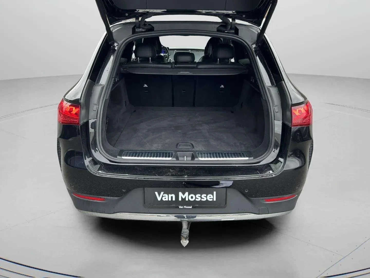 Mercedes-Benz-EQE-image-21