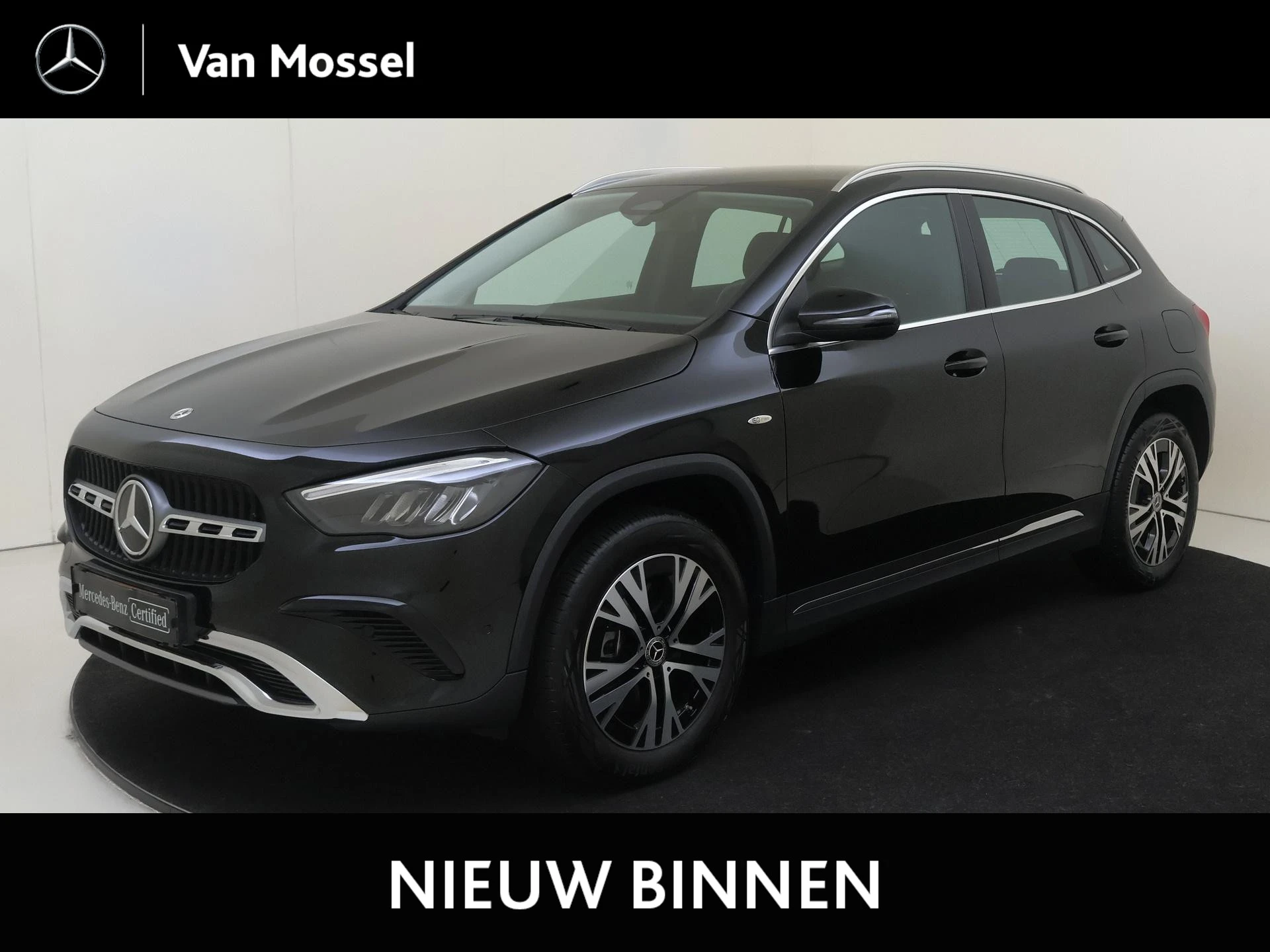 Mercedes-Benz-GLA-image-0